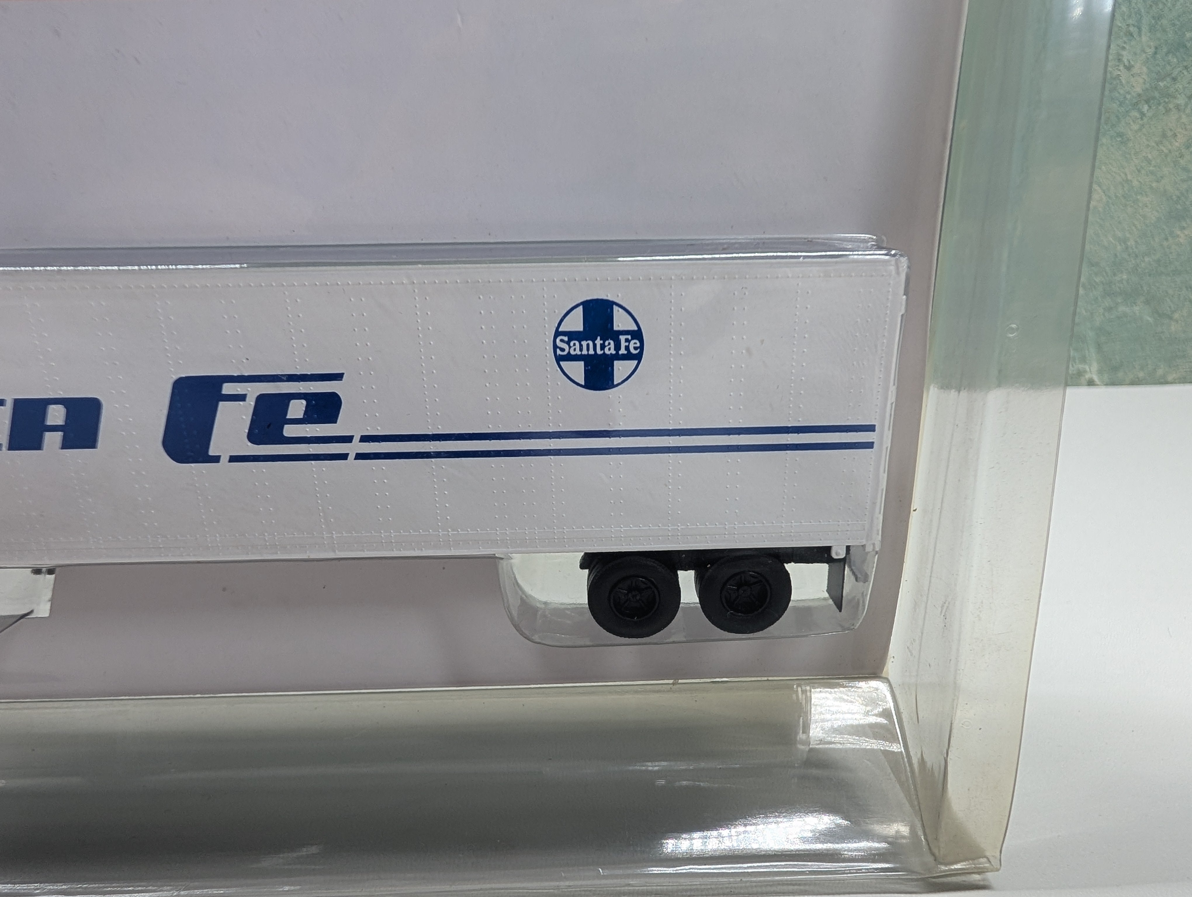 Atlas #1214-2 HO Scale 45' Pines Trailer Santa Fe SFTZ #252945