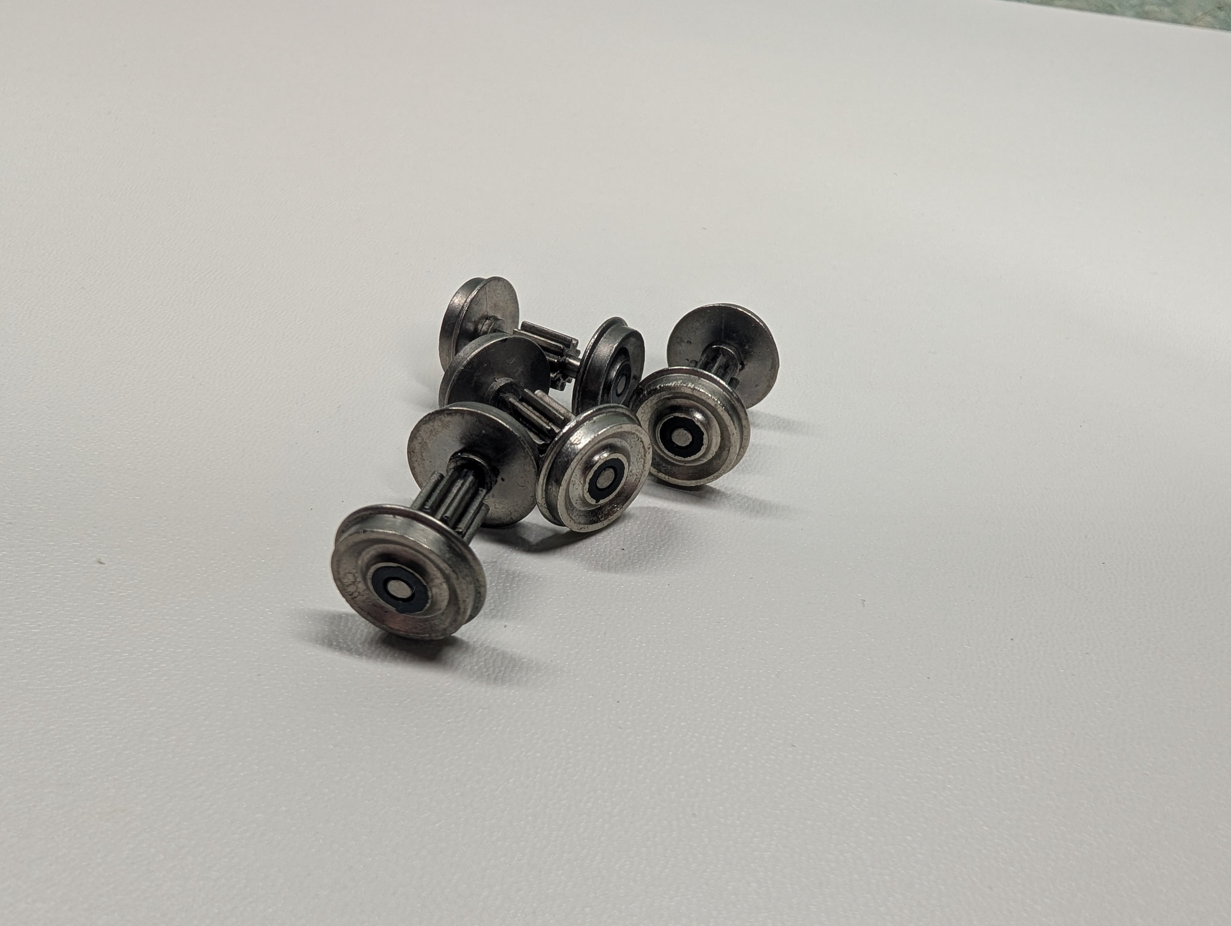 USED HO Scale Geared Locomotive Wheels (4 pcs)