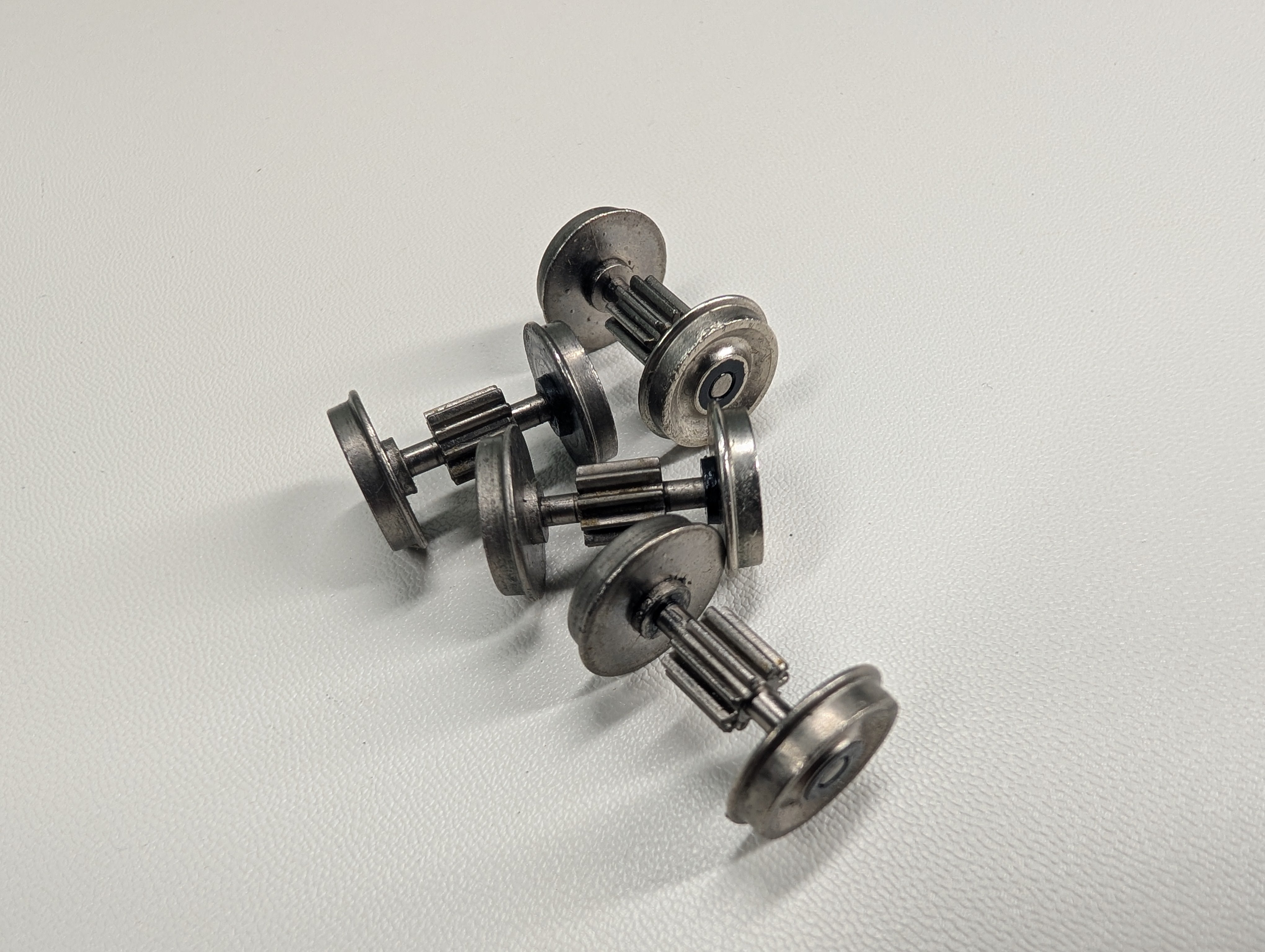 USED HO Scale Geared Locomotive Wheels (4 pcs)