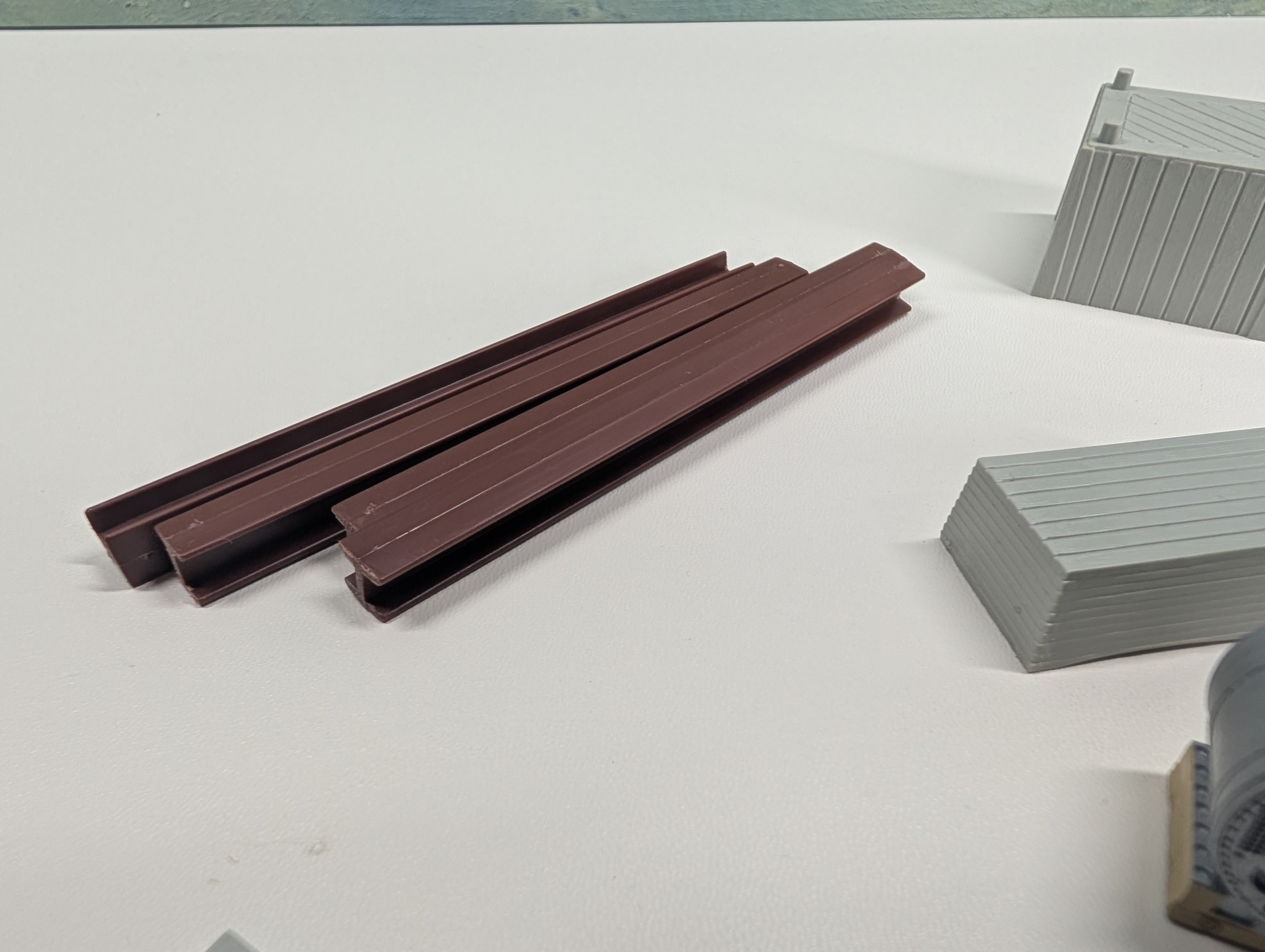 USED HO Scale Lot of Loads and other Scenery Details