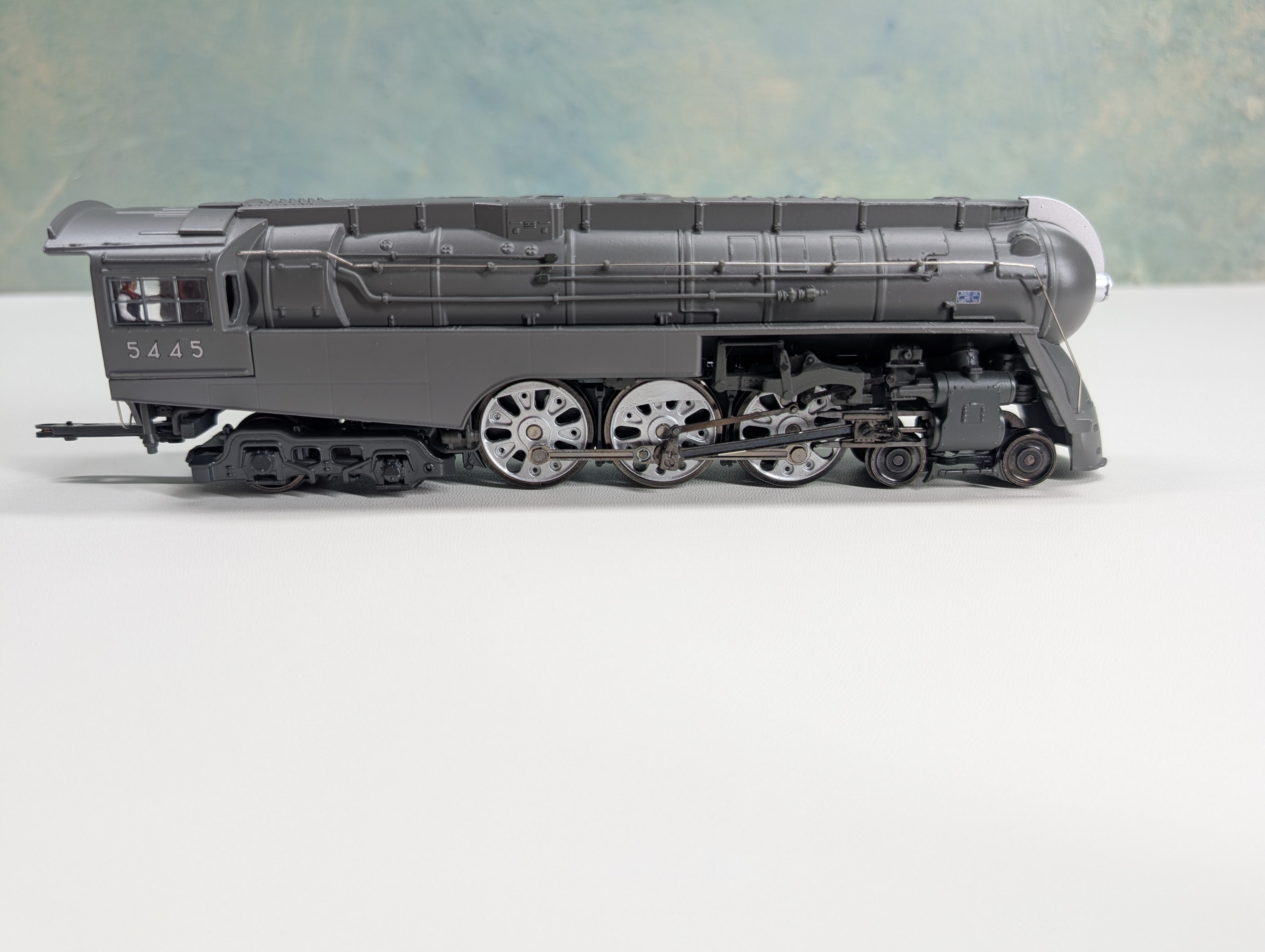 USED MTH #80-3246-1 HO Scale 4-6-4 Dreyfuss Steam Engine New York Central #5445 Runs Great, Smoke Tested PS3 DCC