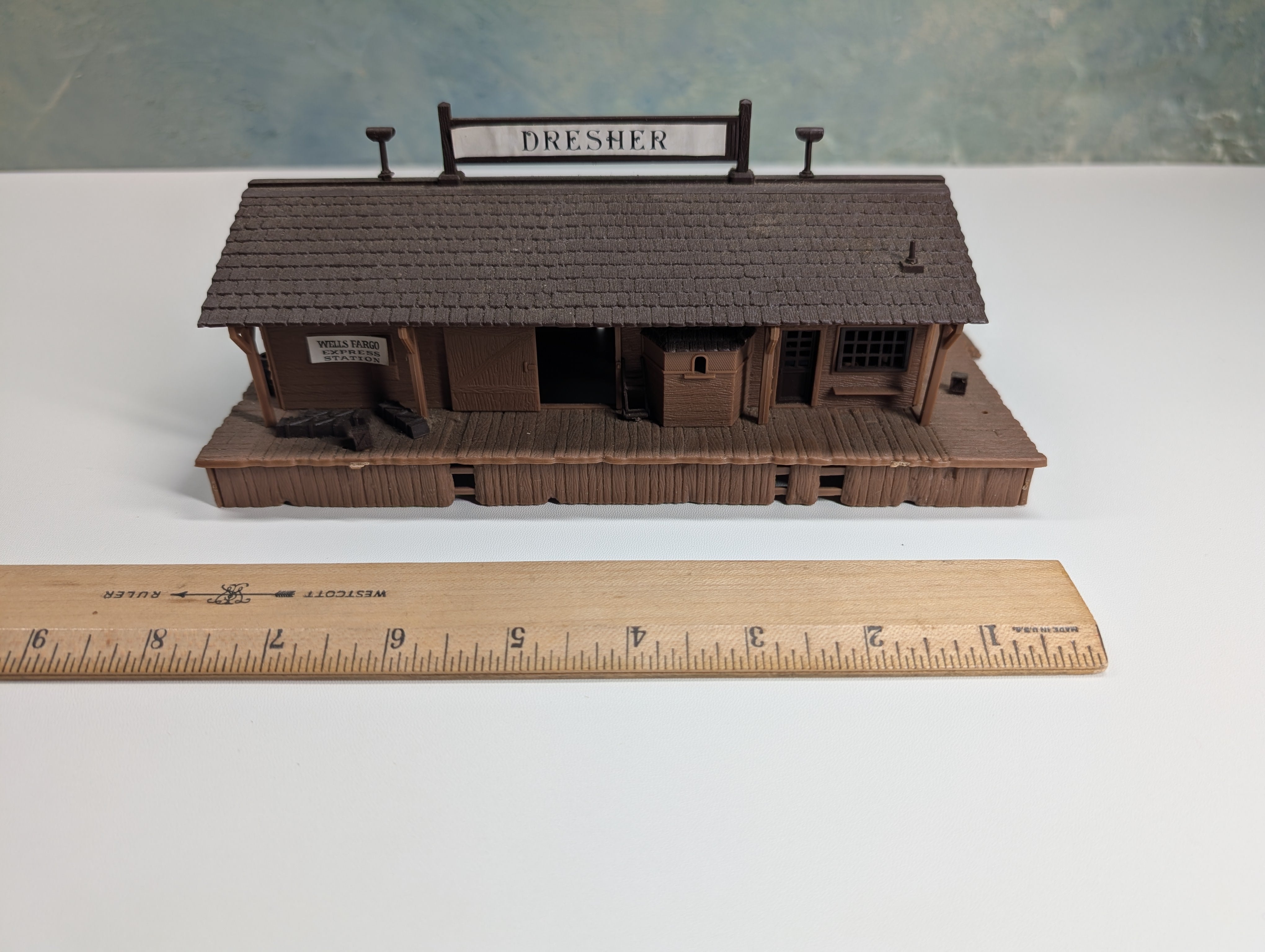 USED Bachmann HO Scale Old Time Station, Dresher