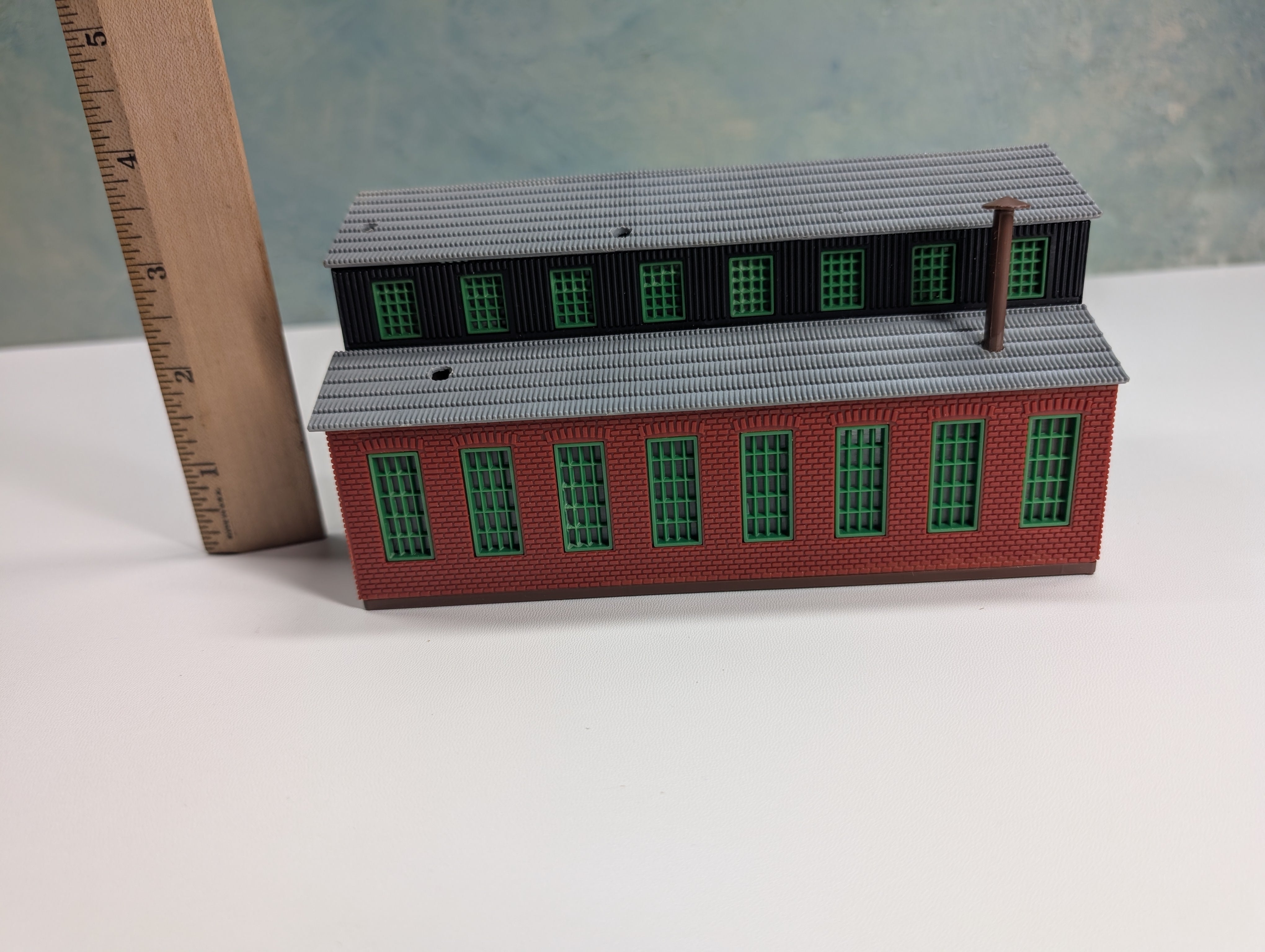 USED Heljan HO Scale Brick Warehouse