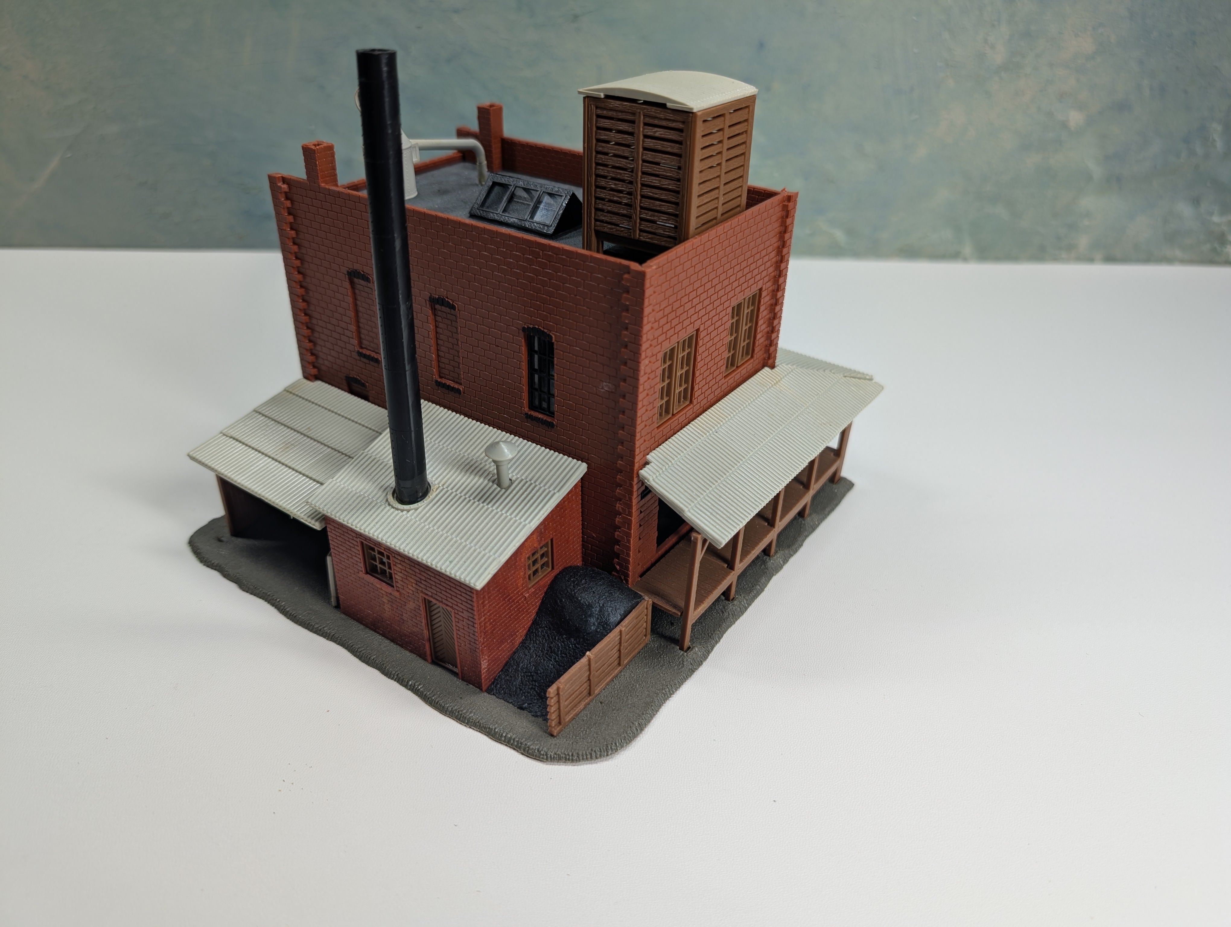 USED Pola HO Scale Freight Warehouse, Brick Building