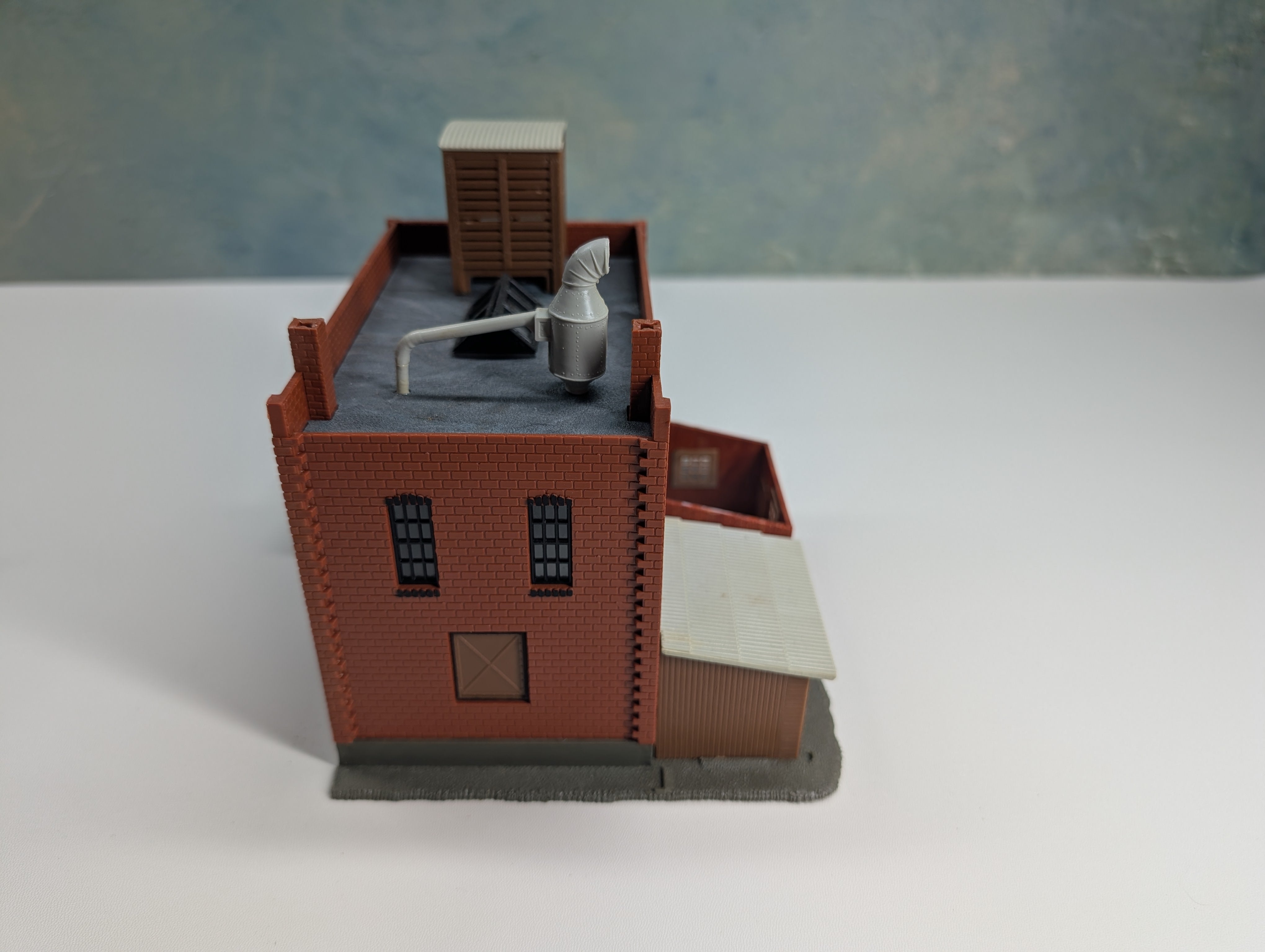 USED Pola HO Scale Freight Warehouse, Brick Building