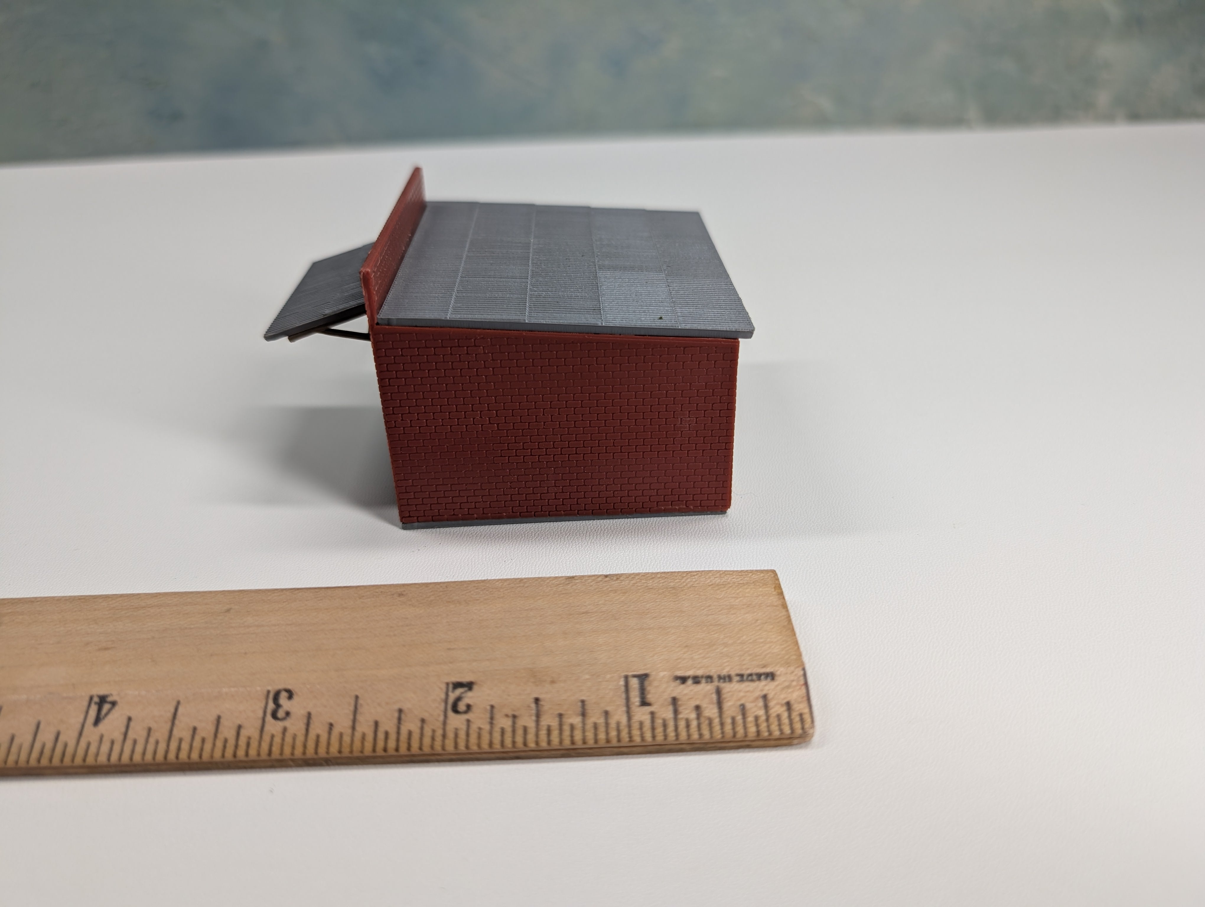 USED HO Scale Small Brick Garage