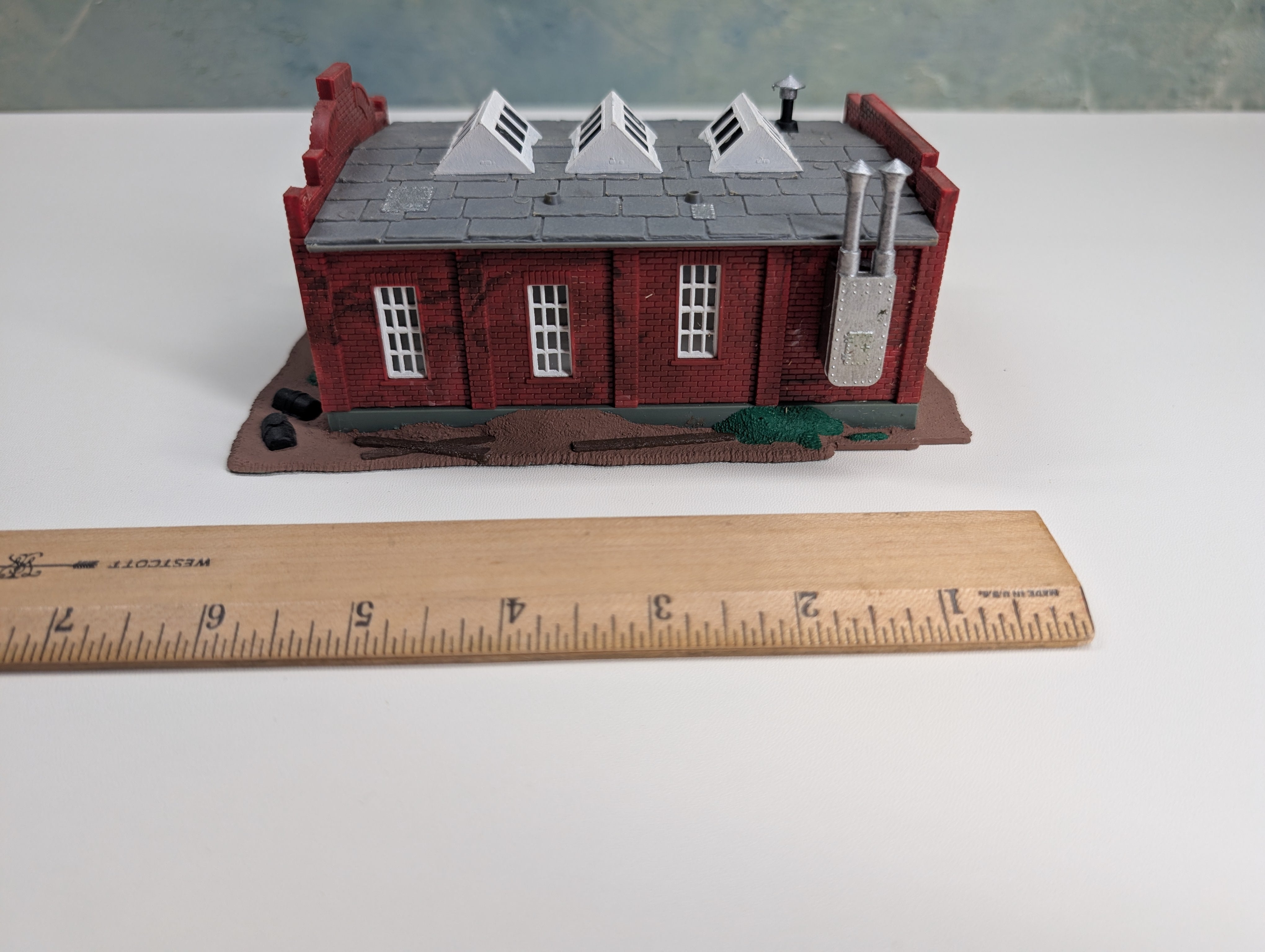 USED HO Scale Brick Warehouse