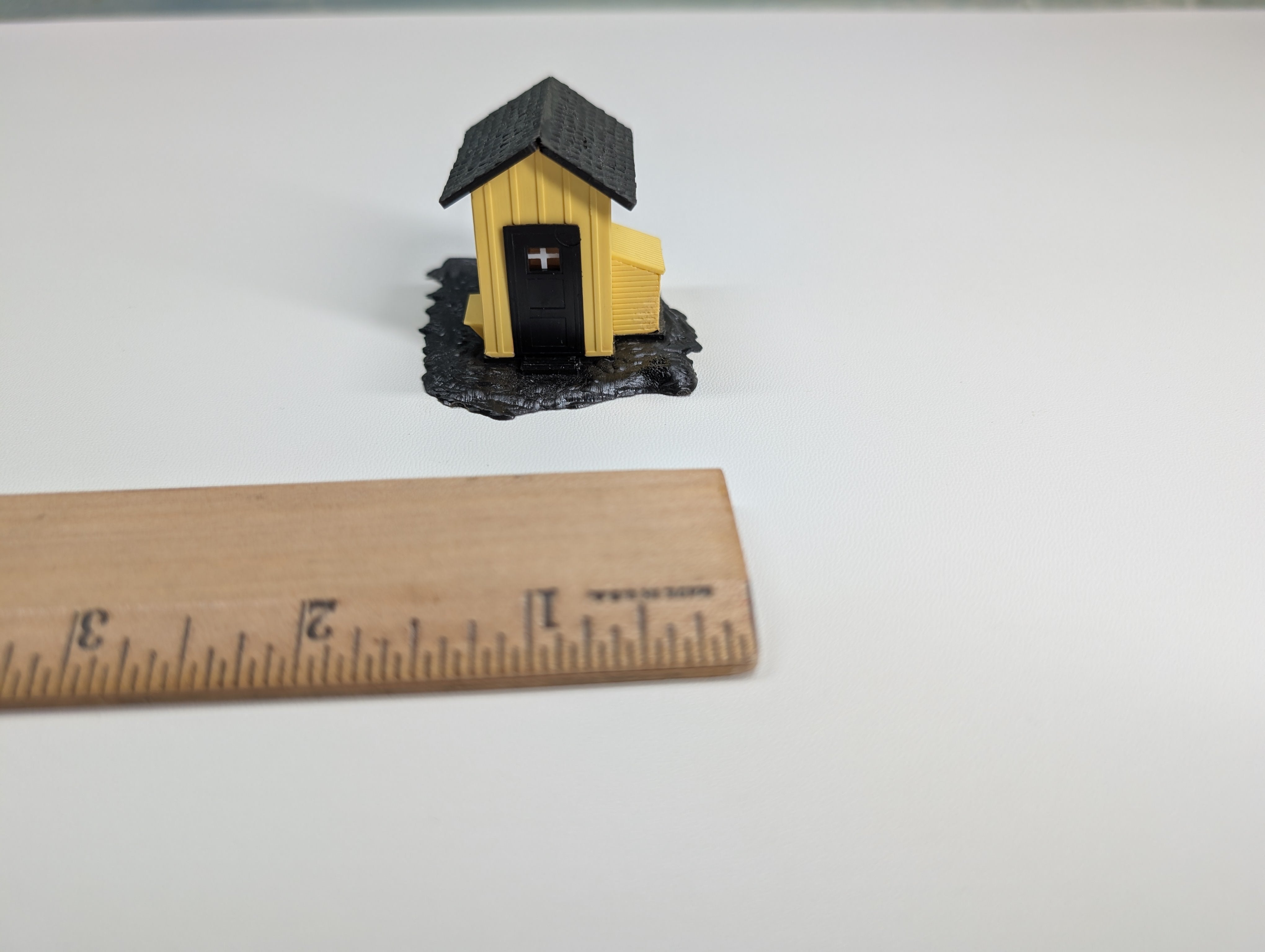 USED HO Scale Small Yellow Shed Shanty