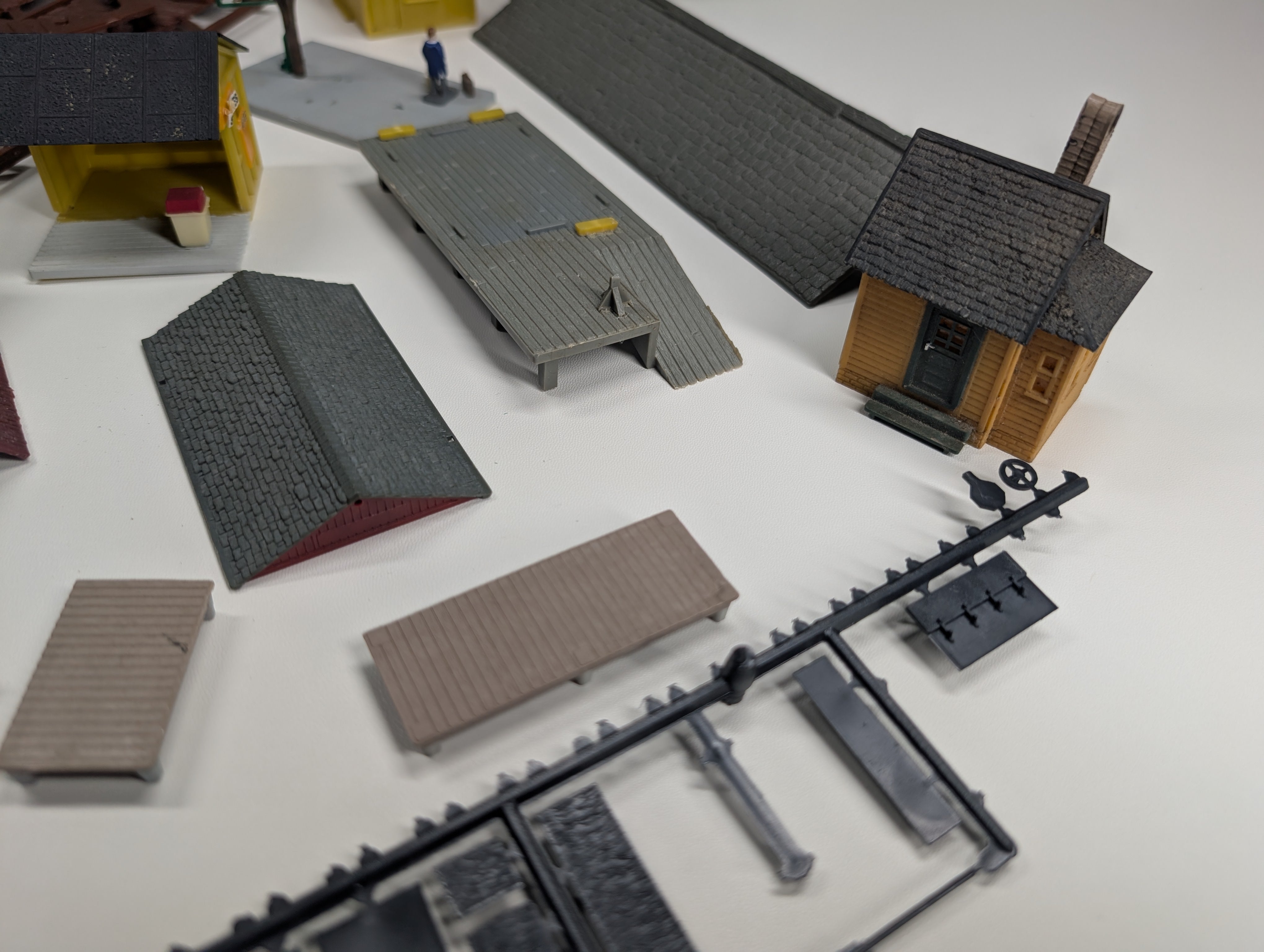 USED HO Scale Lot of Small Buildings and Building Parts, Great for Scratch Building