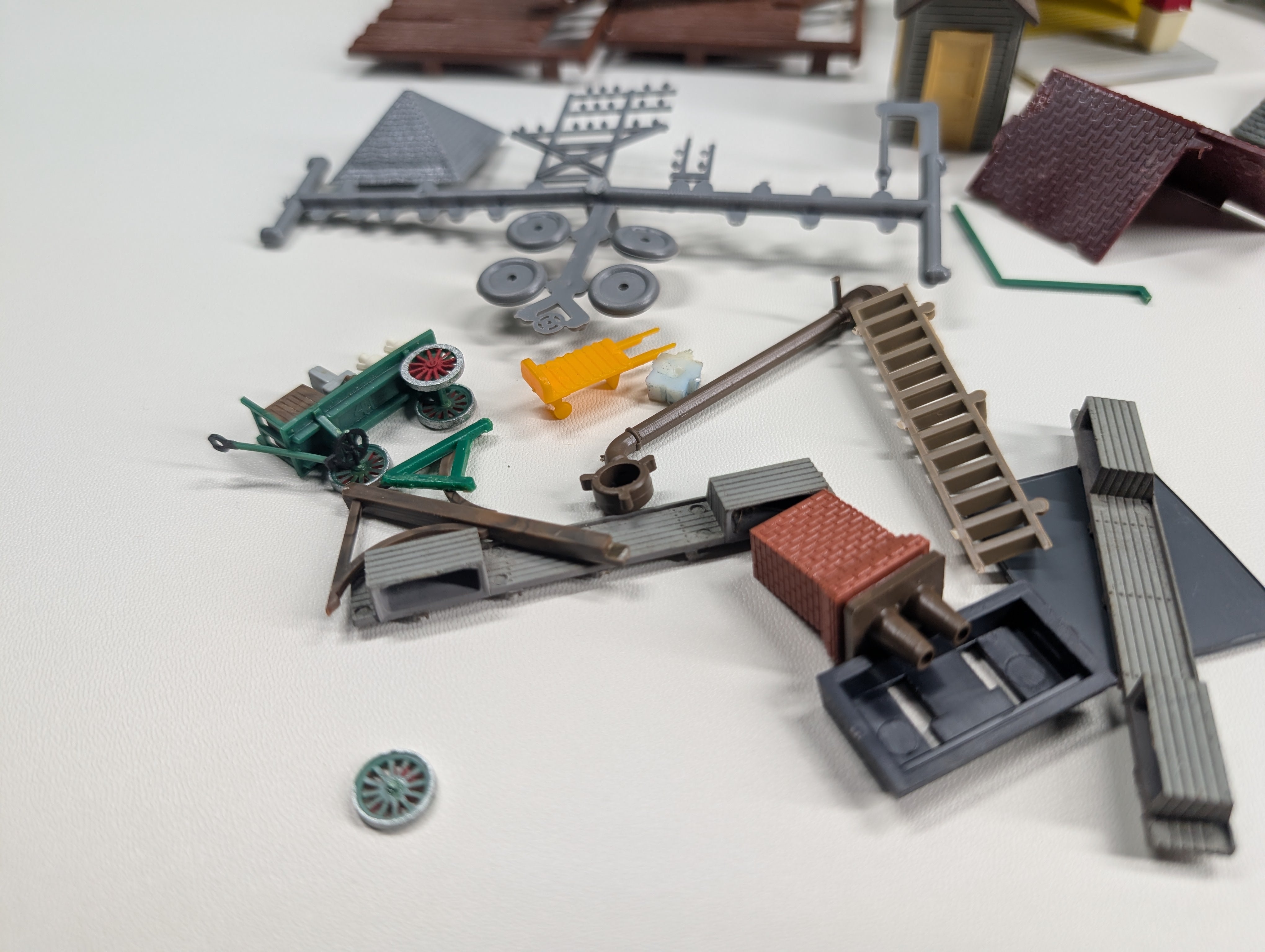 USED HO Scale Lot of Small Buildings and Building Parts, Great for Scratch Building