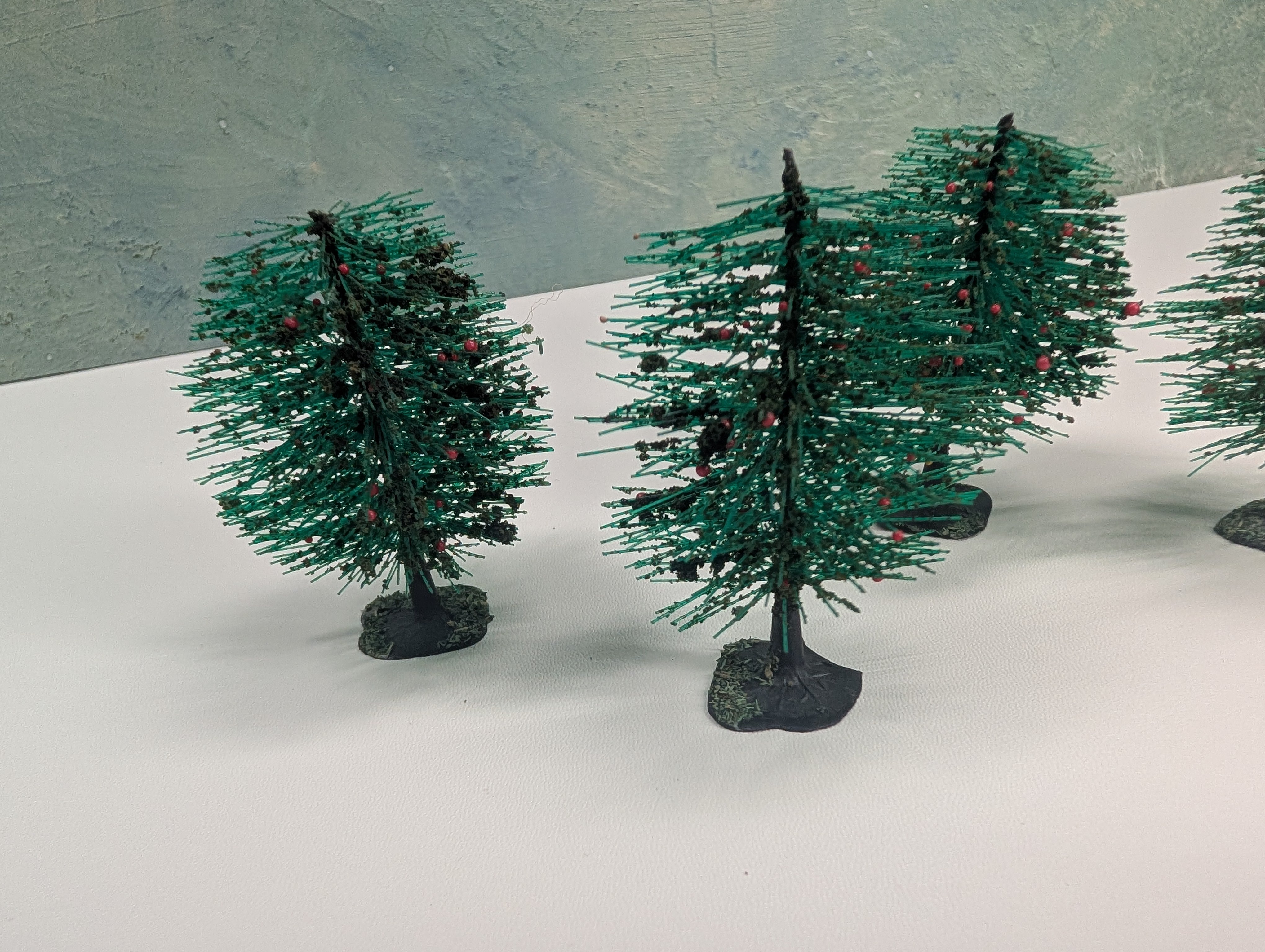 USED MULTI Scale Small Trees (4 pcs)