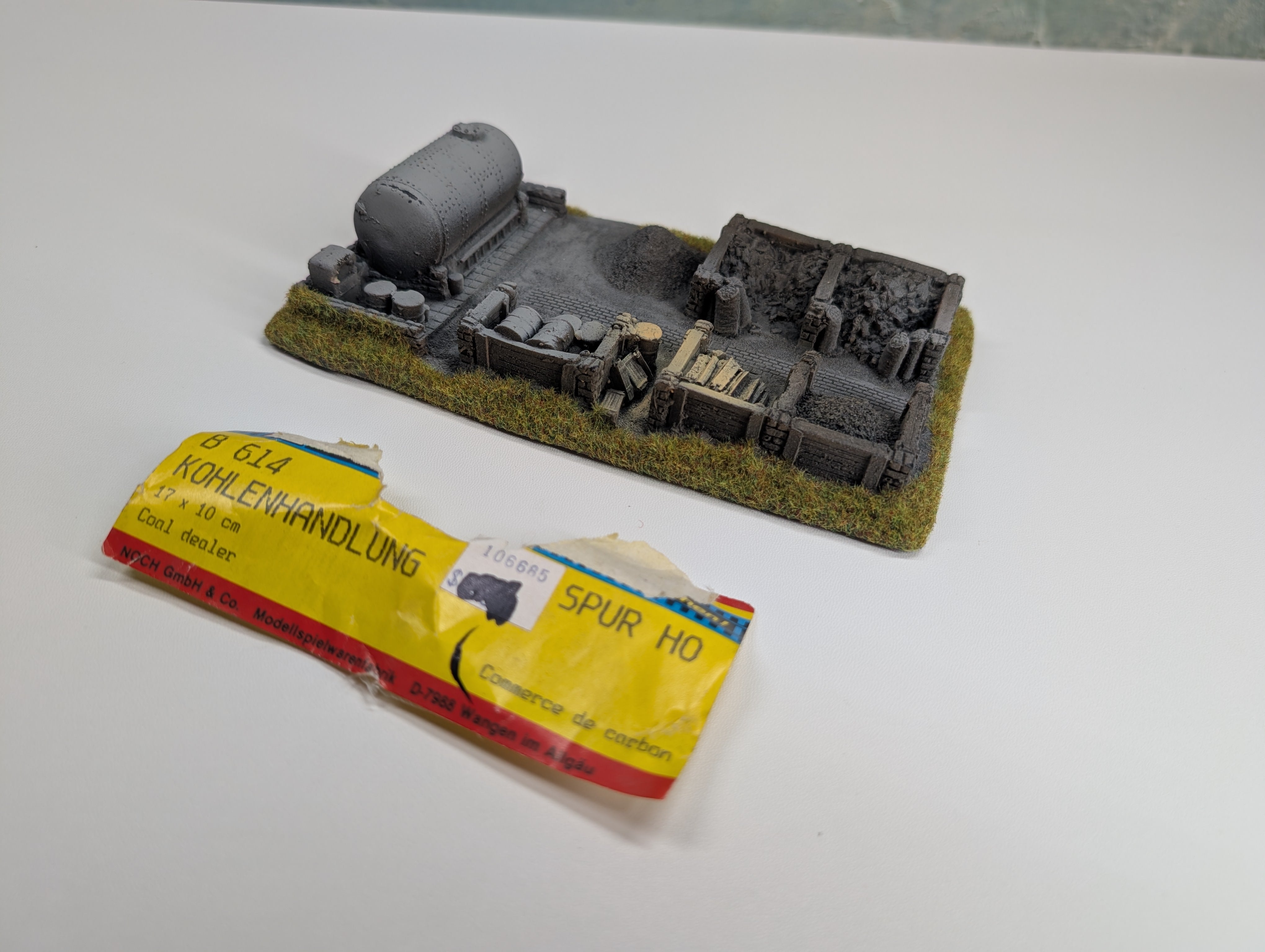USED Noch B 614 HO Scale Coal Depot (hard foam platform)