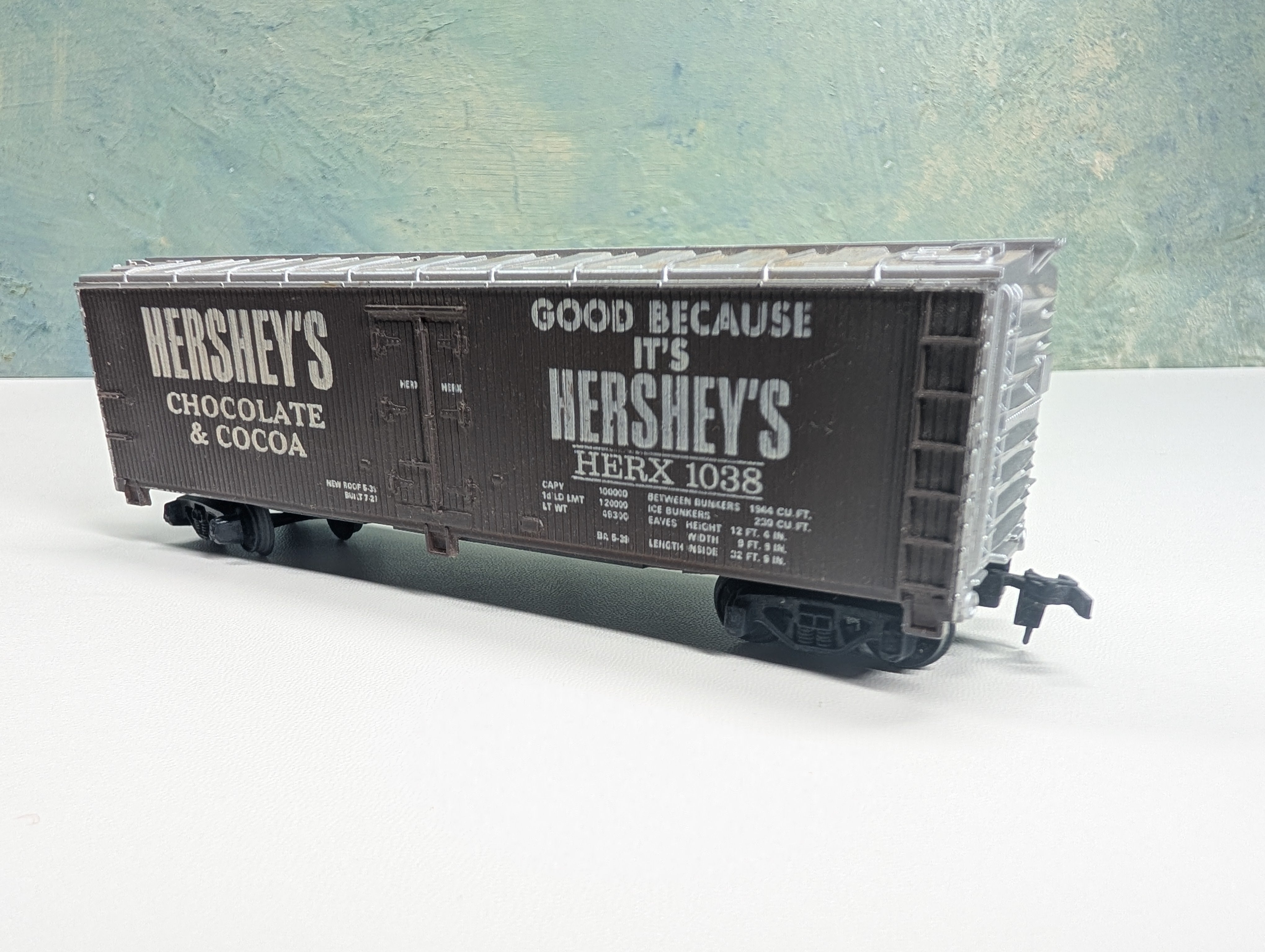 USED Tyco HO Scale Billboard Box Car Hershey's HERX #1038