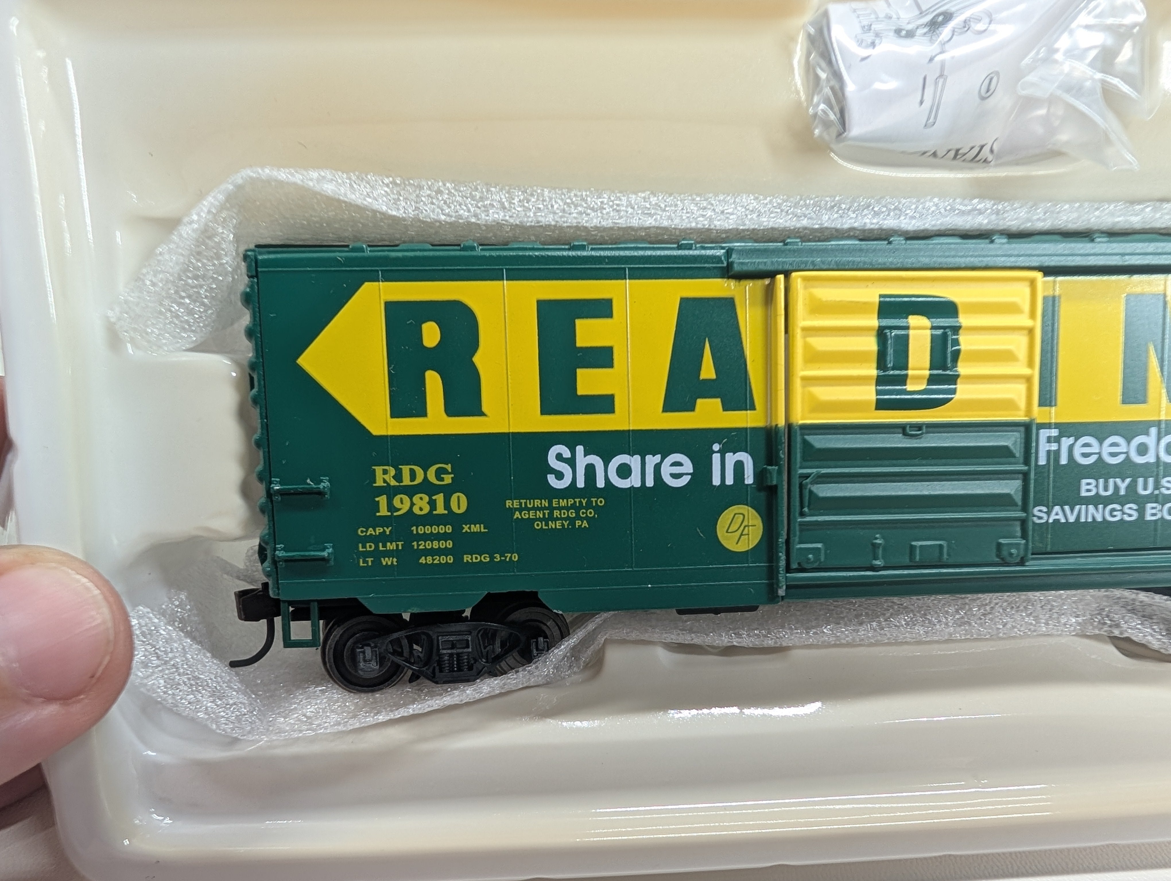 Model Power 2179 HO Scale 40' Metal Box Car Reading Freedom RDG #19810 MetalTrain