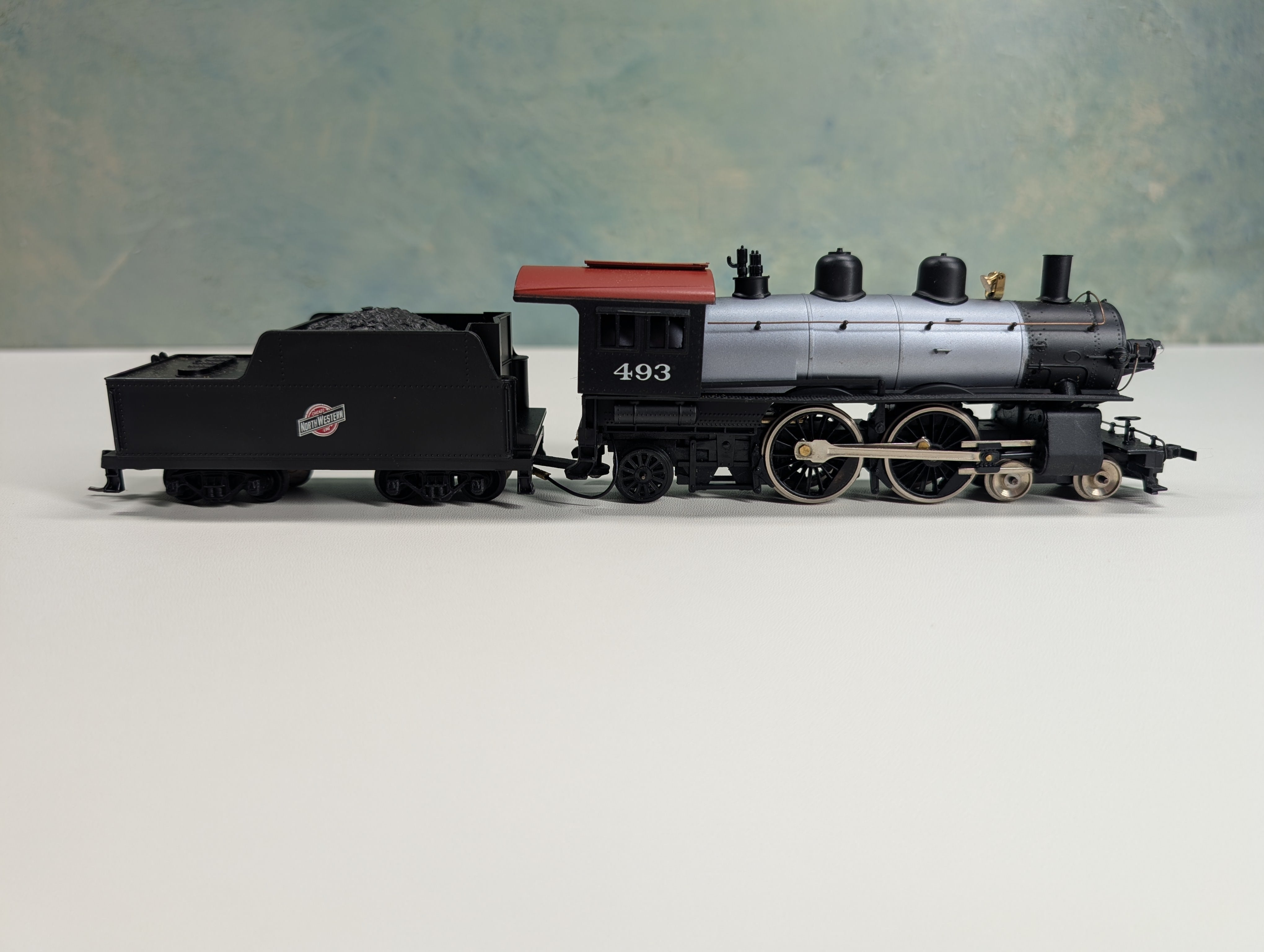 USED Mantua 336-064 HO Scale Atlantic 4-4-2 Steam Locomotive Chicago & North Western #493 Runs DC