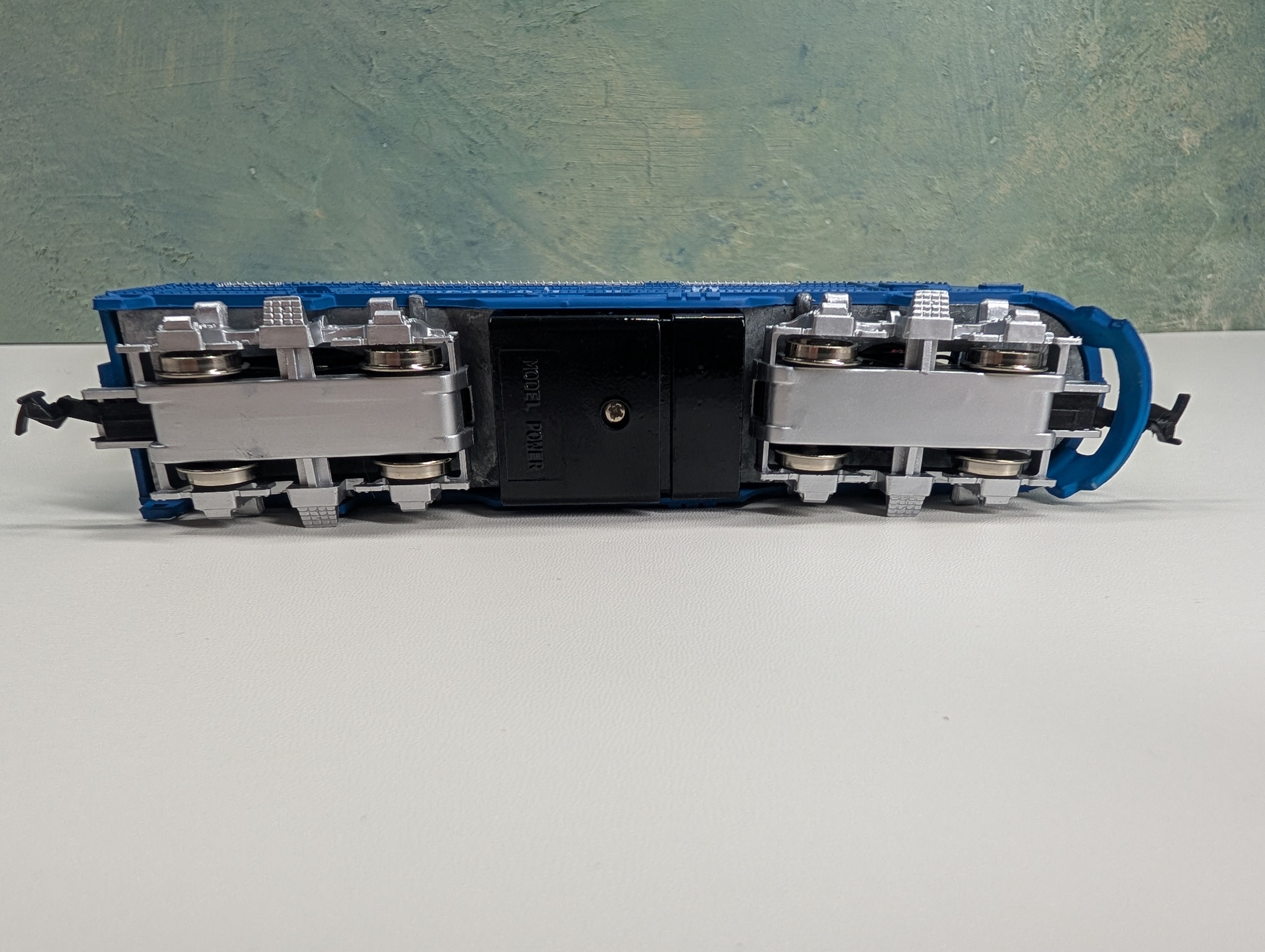 USED Model Power HO Scale F2 Diesel Locomotive Conrail #610 Runs Great DC