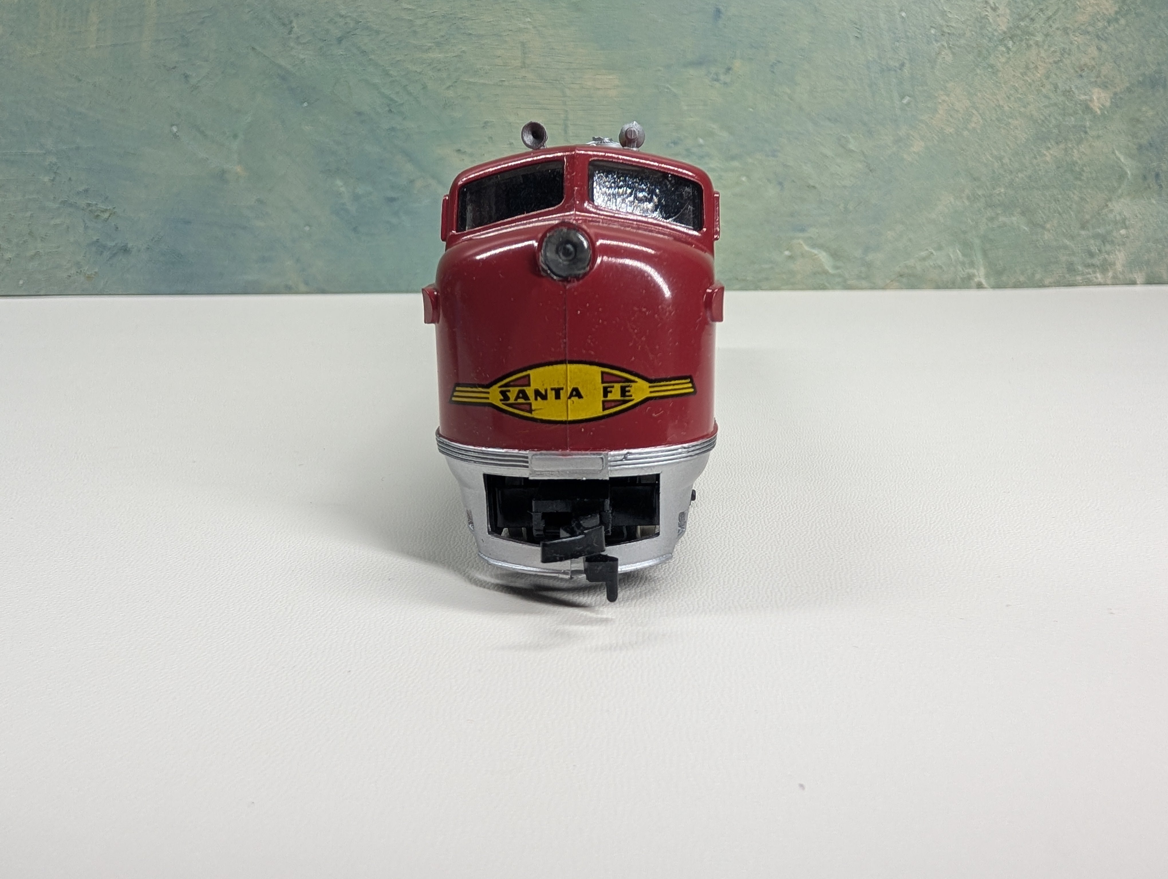 USED Model Power HO Scale F3 Diesel Locomotive Santa Fe #610 Runs Great DC