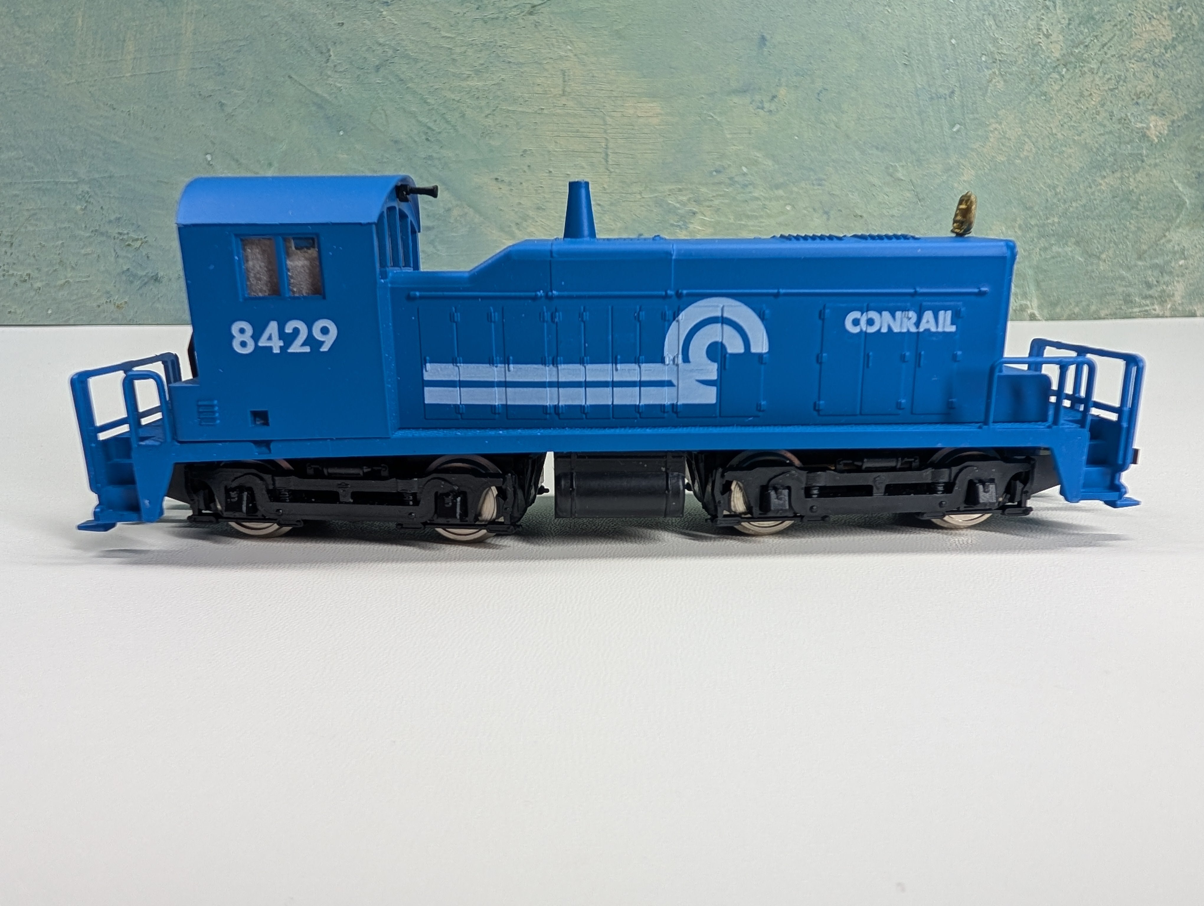USED Model Power HO Scale EMD SW1 Diesel Locomotive Conrail #8429 Runs Great DC