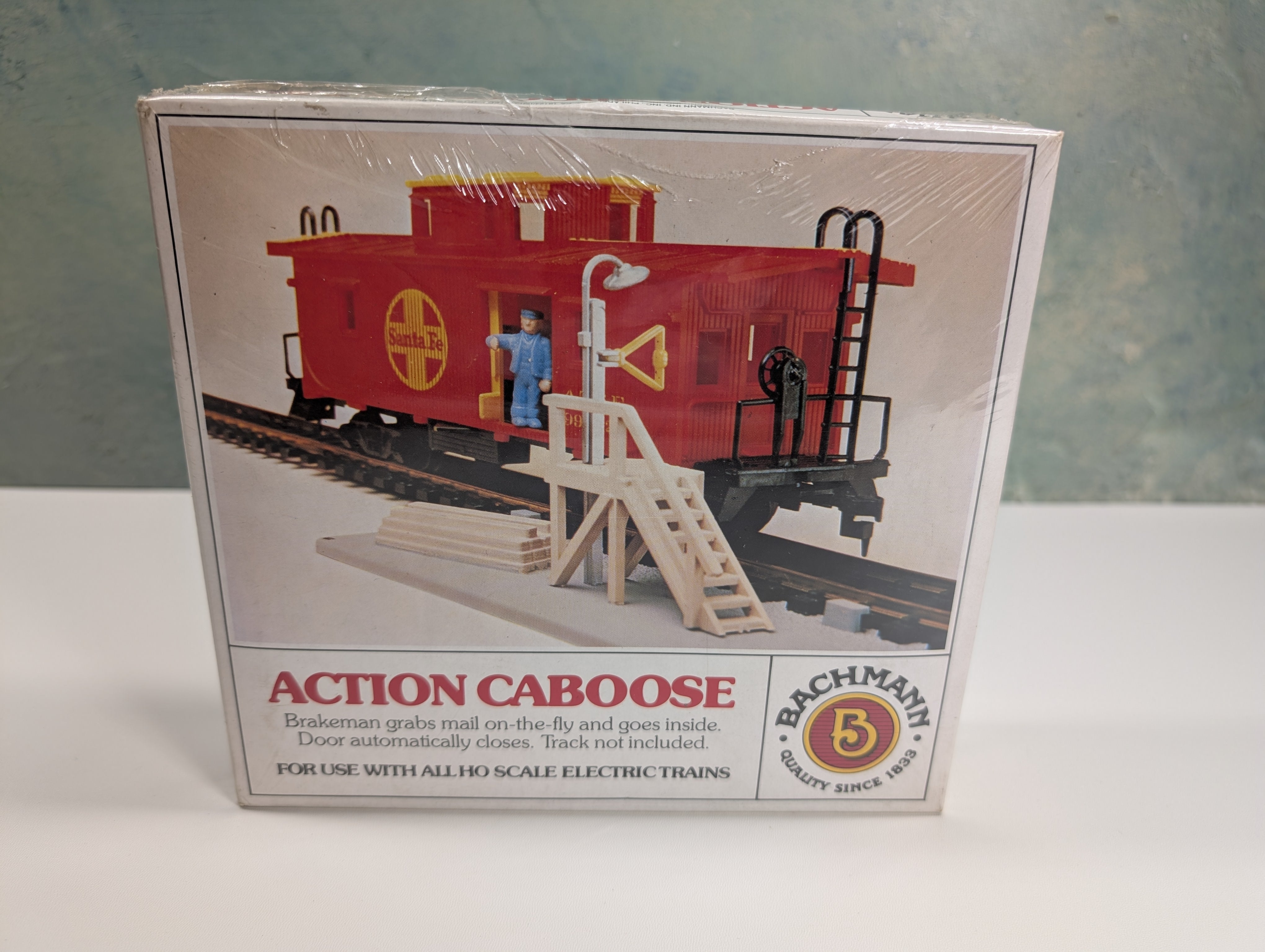 Bachmann 46-1206-02 HO Scale Action Caboose (sealed) Santa Fe