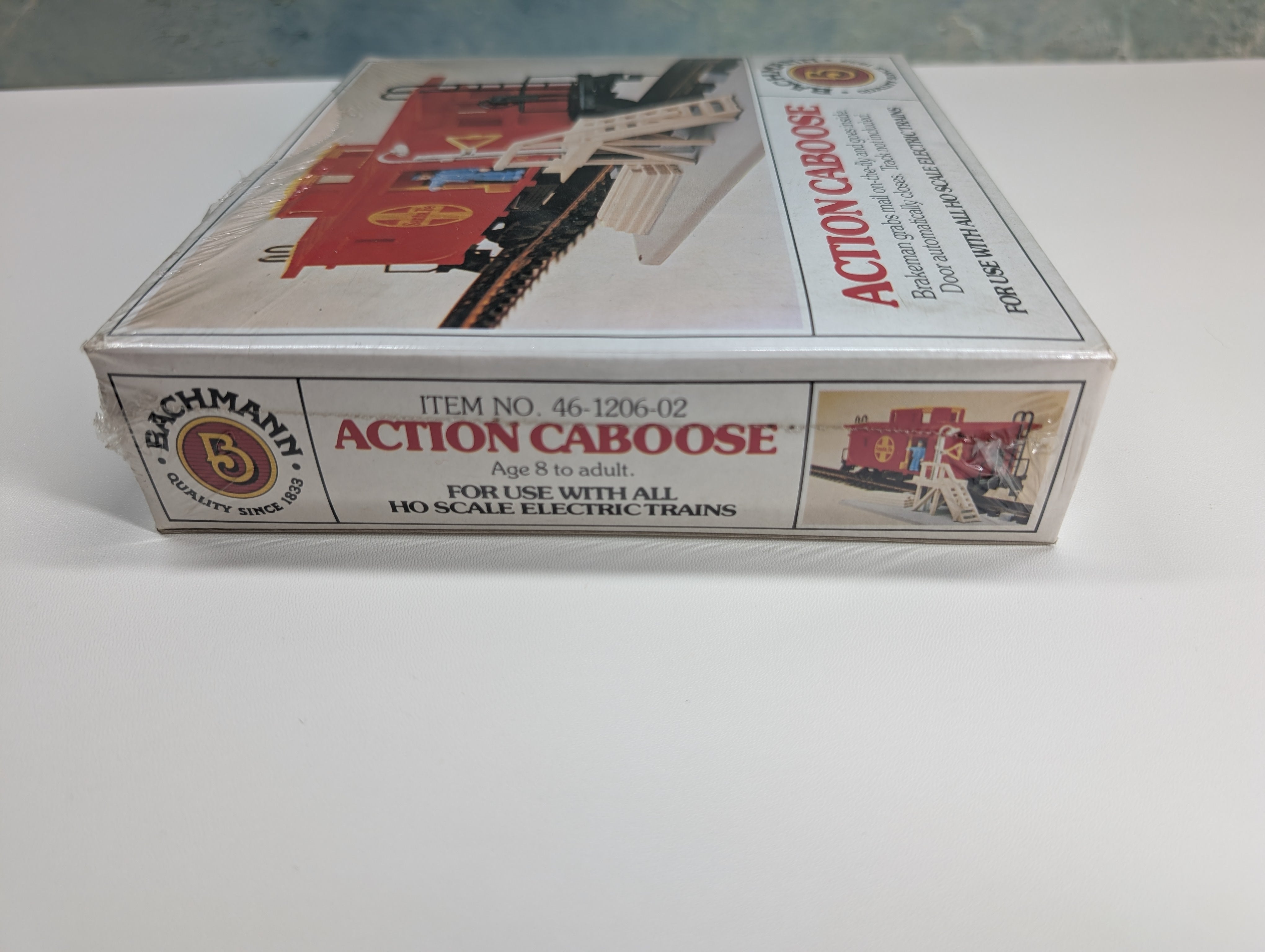 Bachmann 46-1206-02 HO Scale Action Caboose (sealed) Santa Fe