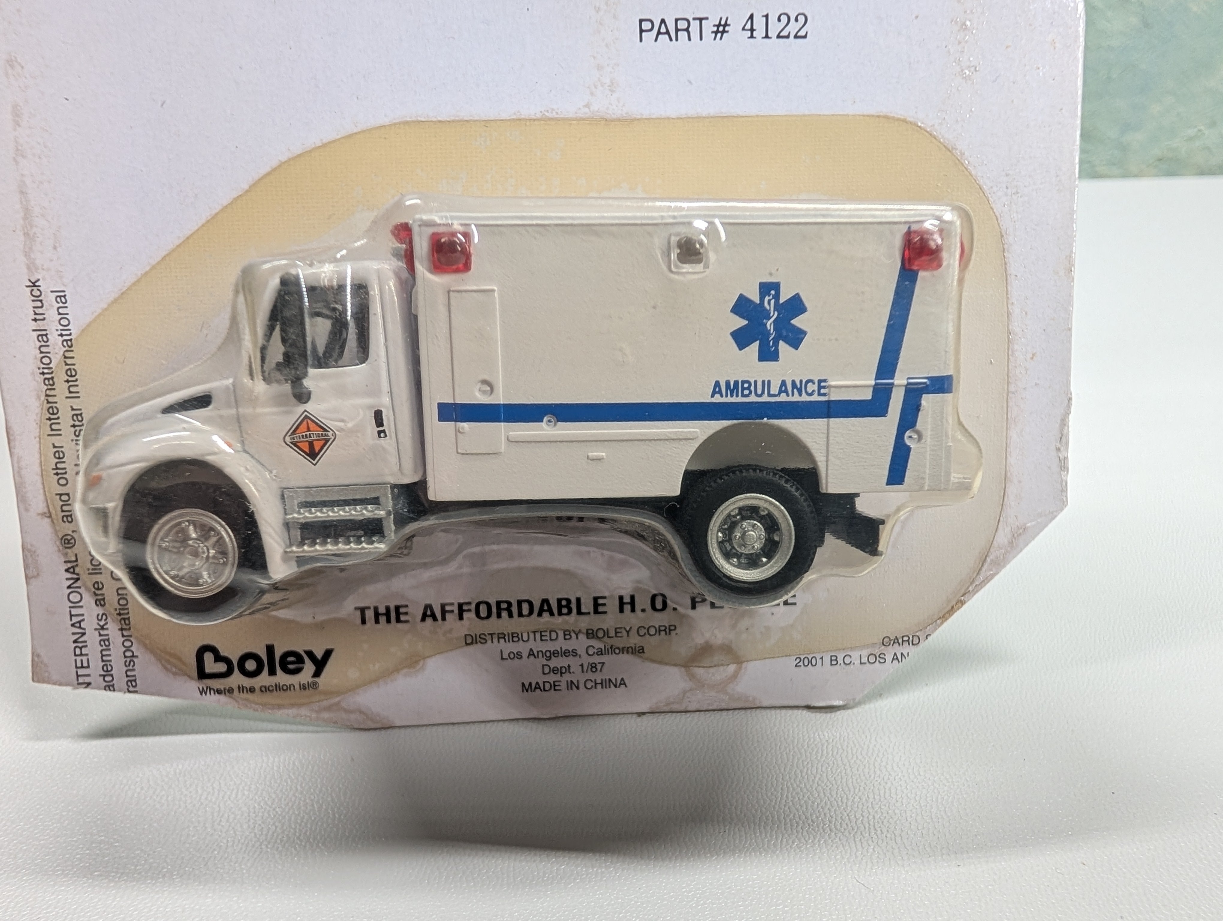 Boley HO Scale International White Emergency Ambulance