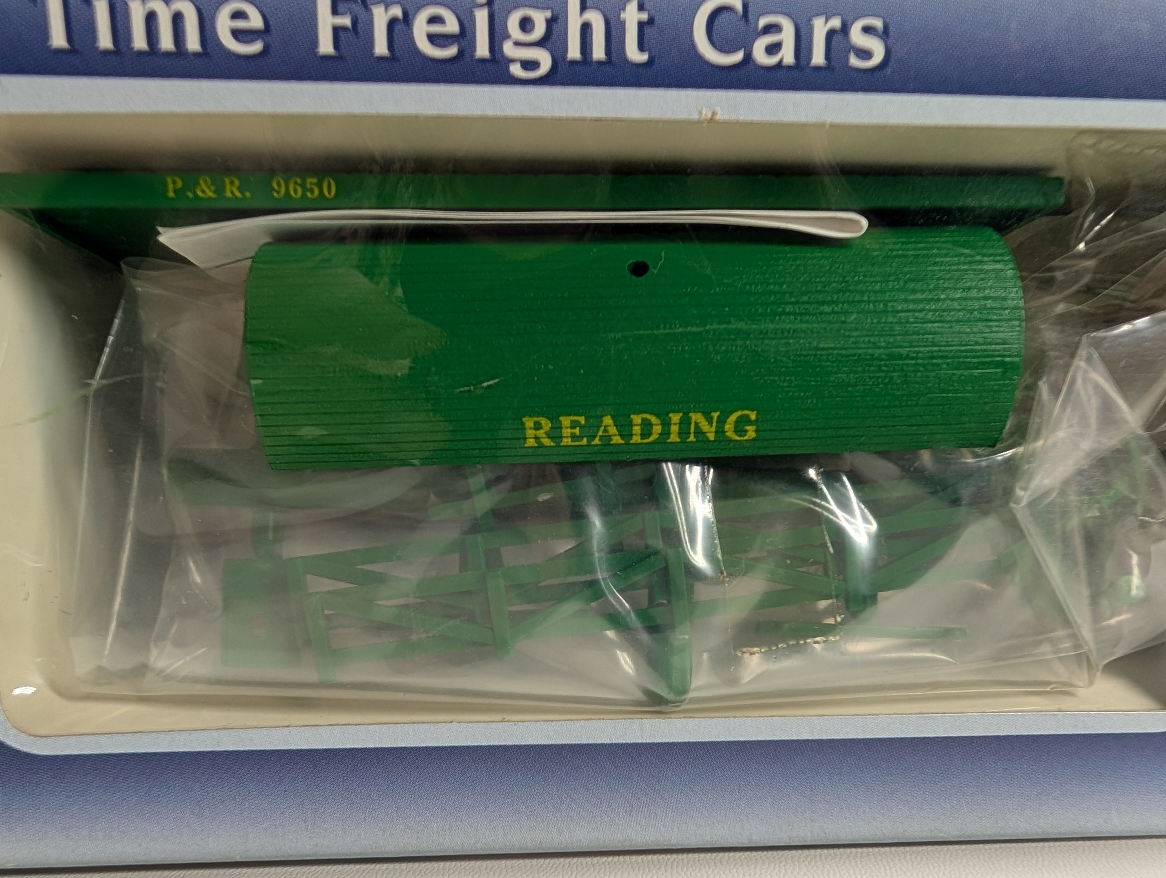 IHC HO Scale Old Time Wooden Water Tank Car Reading P&R #9650