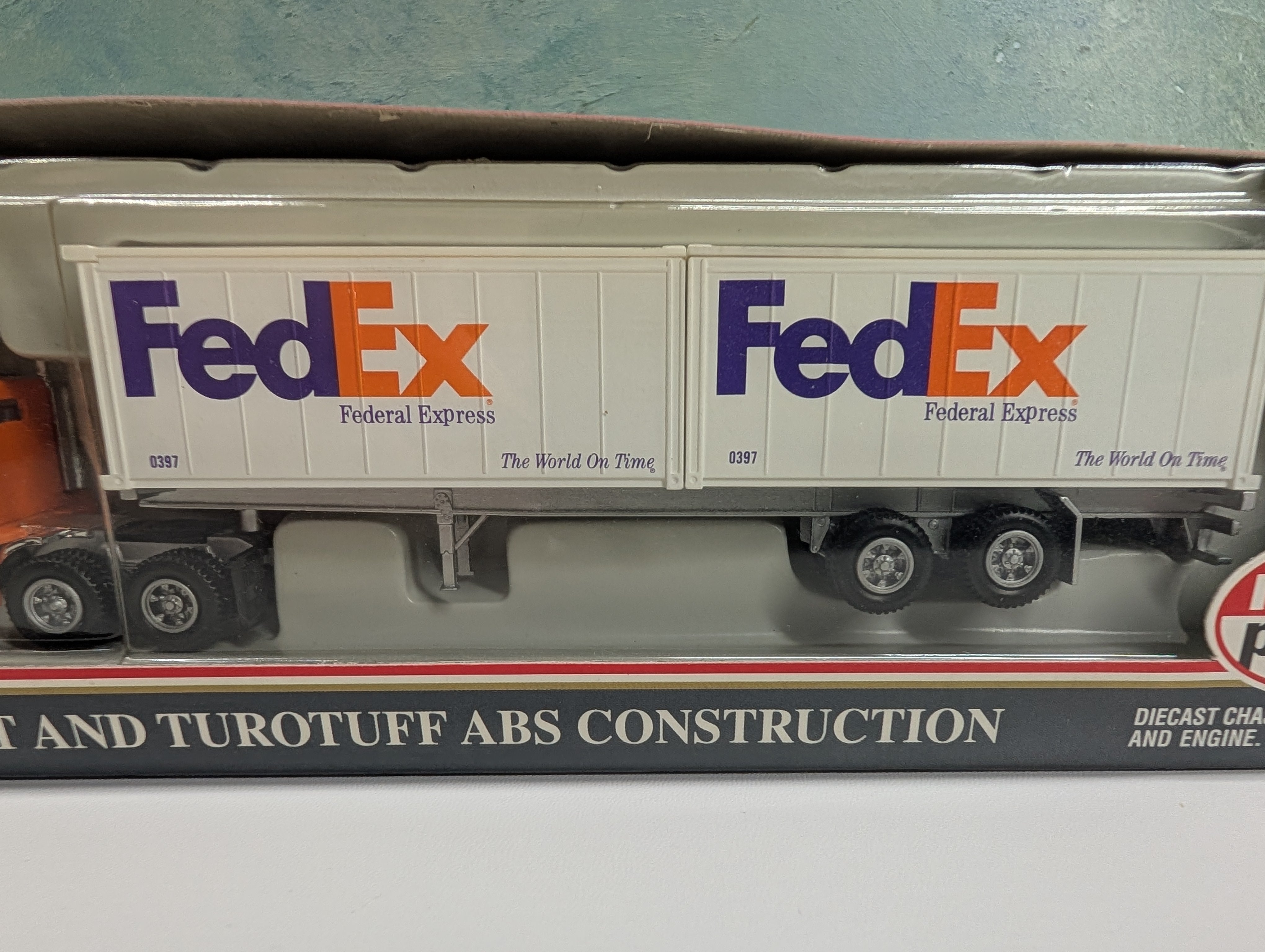 Model Power 22002 HO Scale Tractor & Trailer Fedex #0397