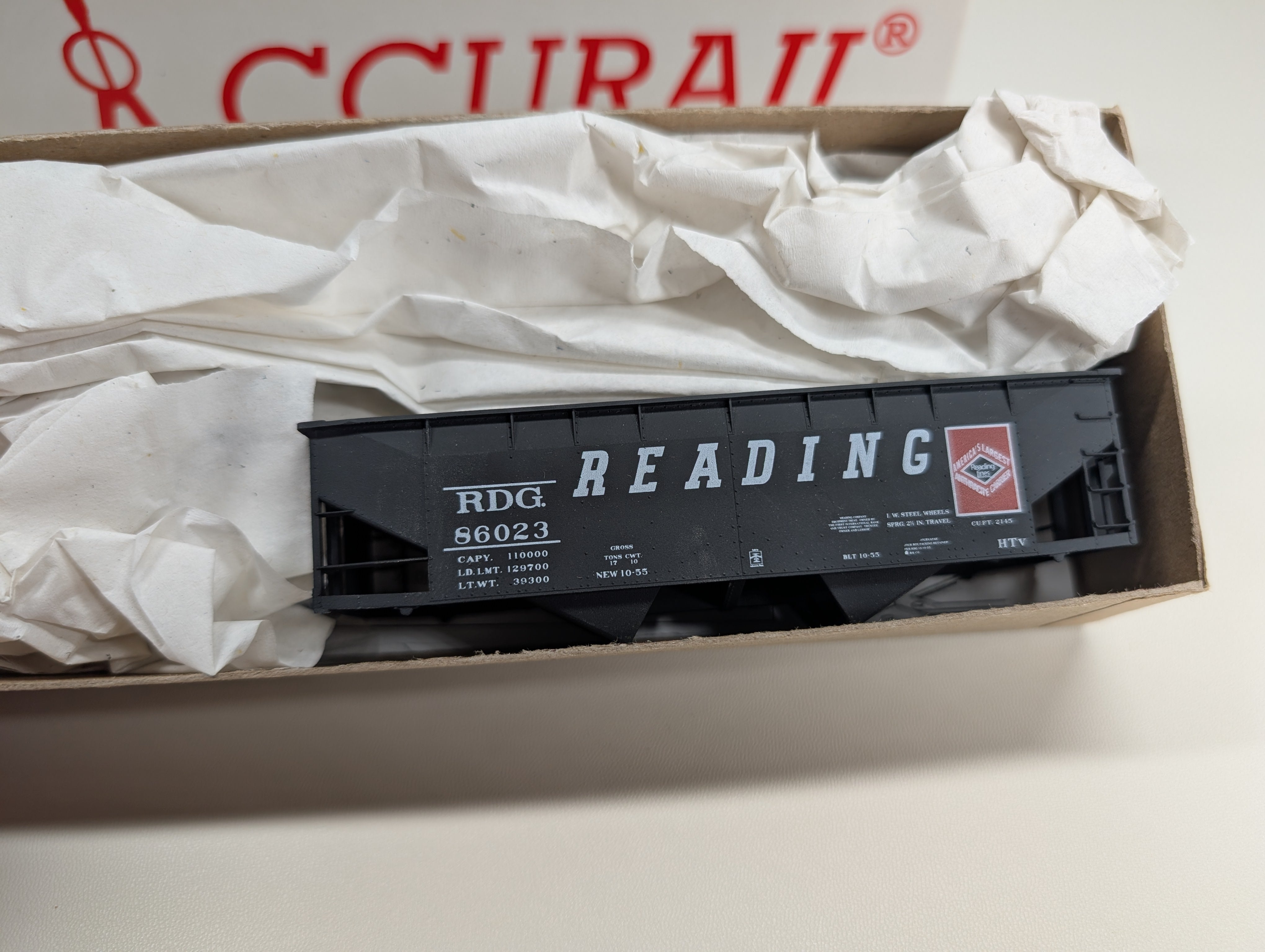 Accurail 7707 HO Scale Offset Twin Hopper Reading RDG #86023