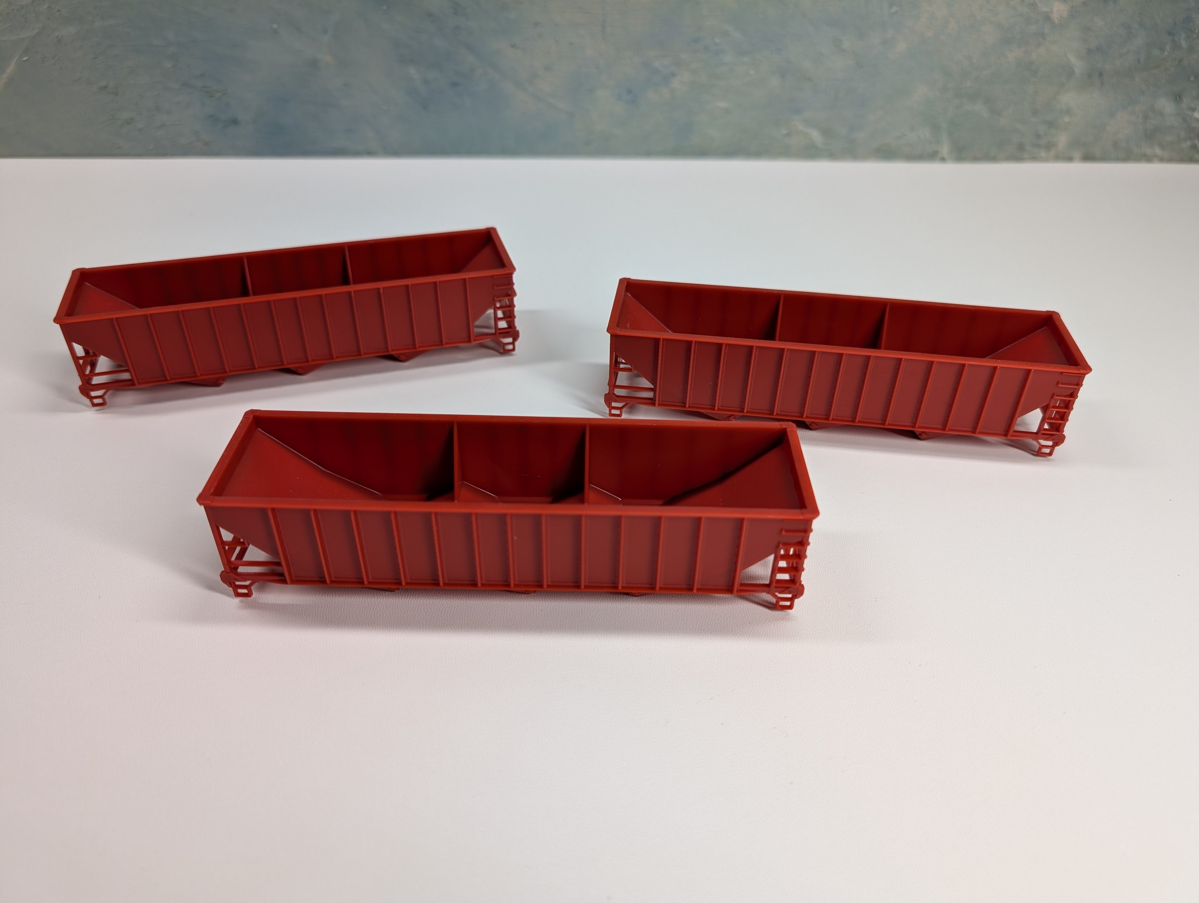 USED Stewart Hobbies HO Scale 12 Panel 3 Bay Hopper Shells (Orange) (3 pcs)