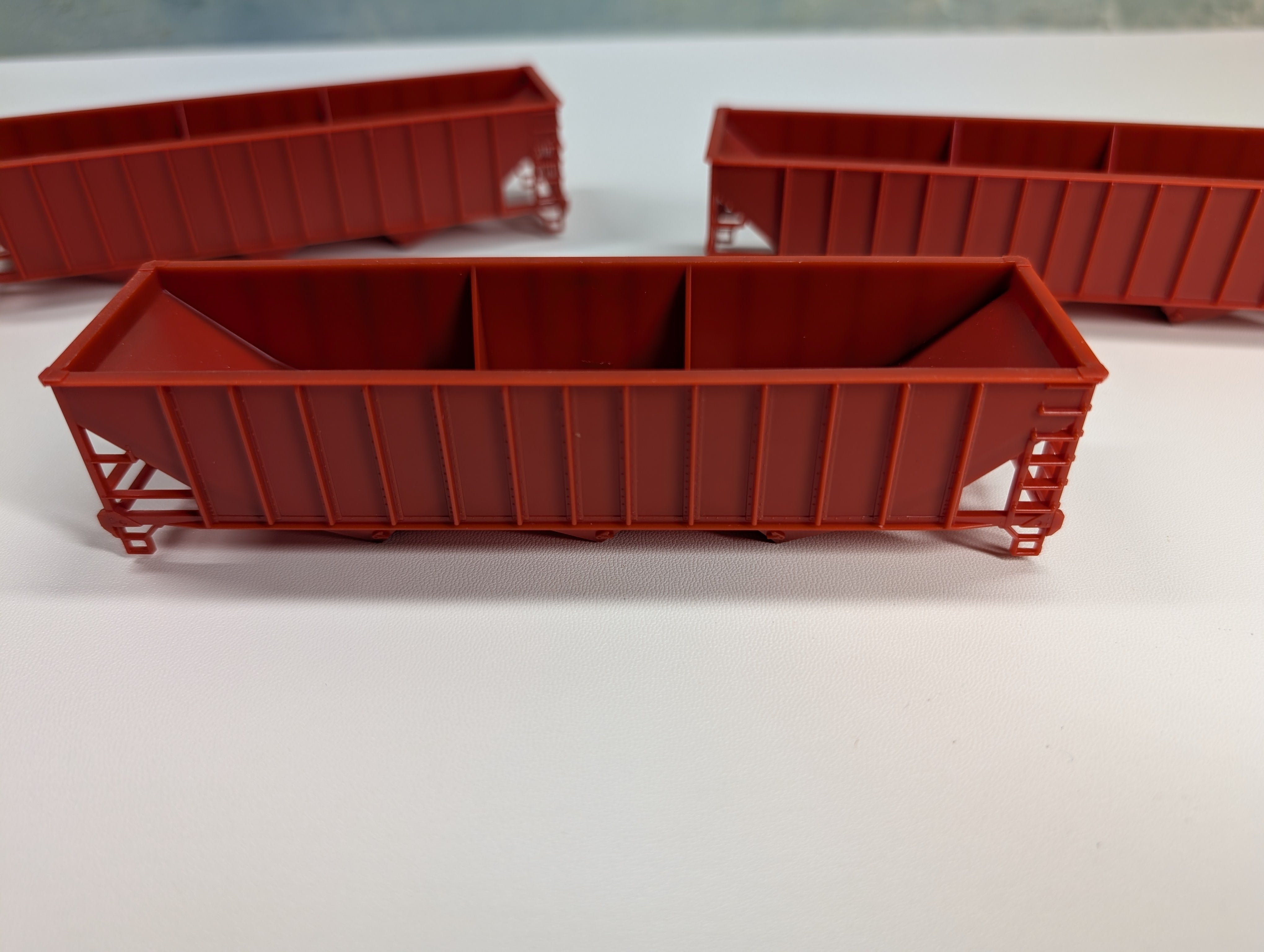 USED Stewart Hobbies HO Scale 12 Panel 3 Bay Hopper Shells (Orange) (3 pcs)