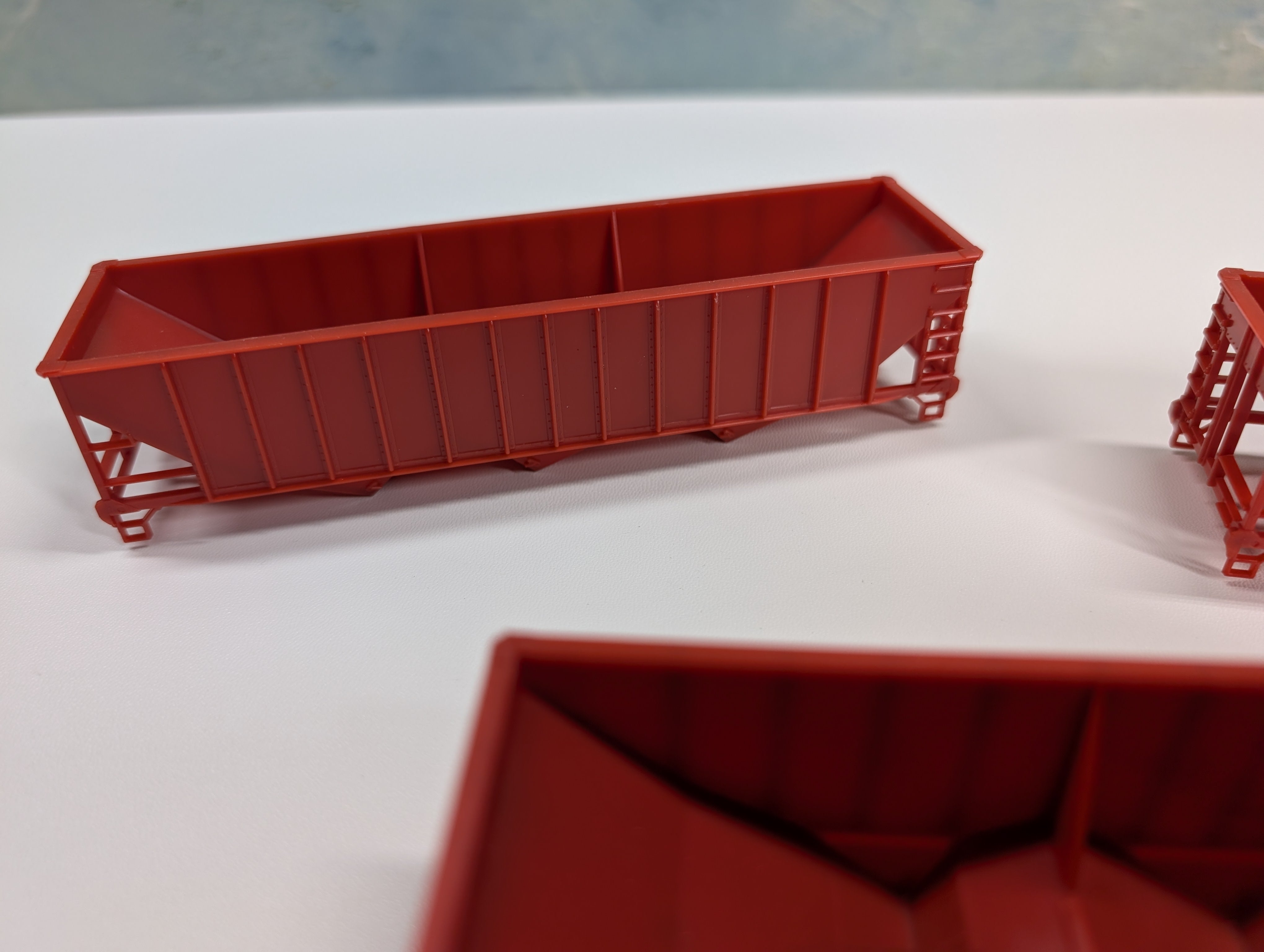 USED Stewart Hobbies HO Scale 12 Panel 3 Bay Hopper Shells (Orange) (3 pcs)
