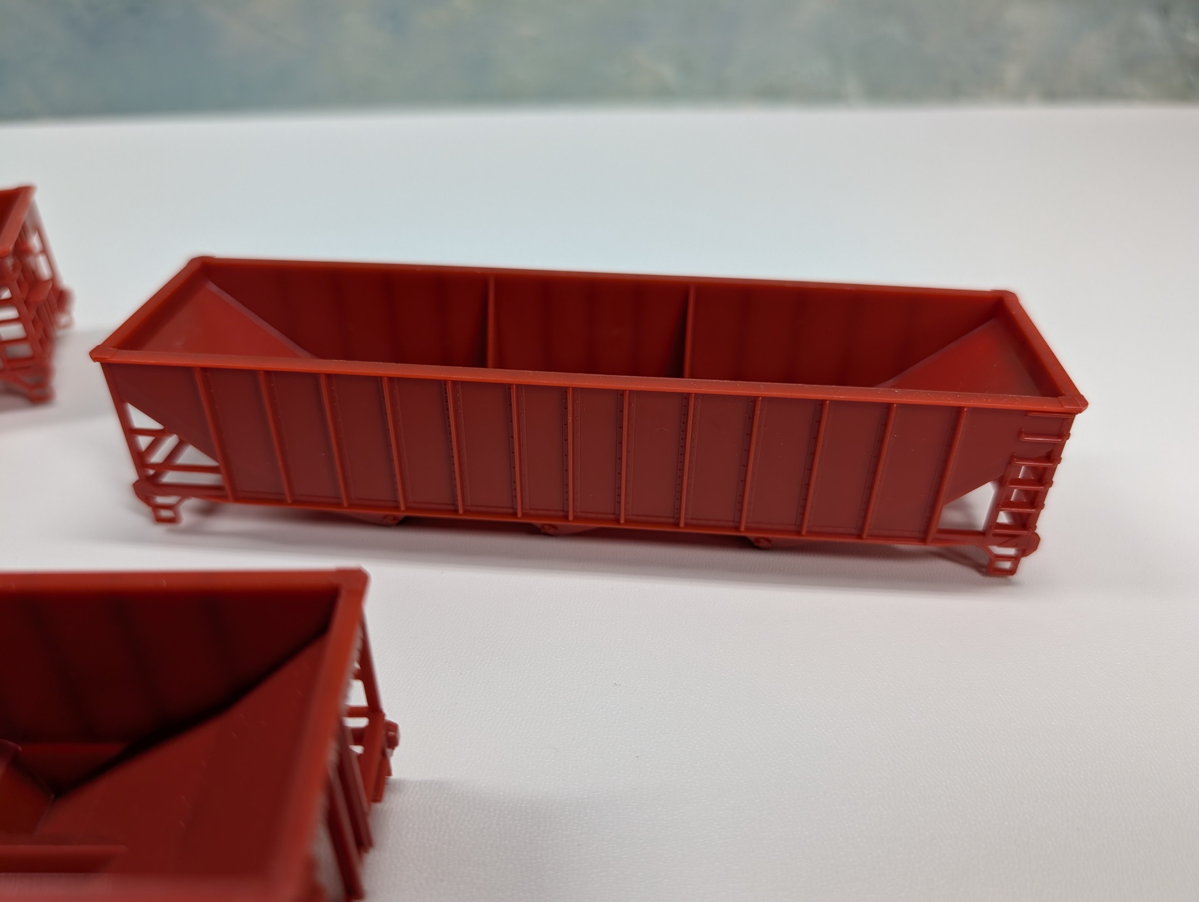 USED Stewart Hobbies HO Scale 12 Panel 3 Bay Hopper Shells (Orange) (3 pcs)