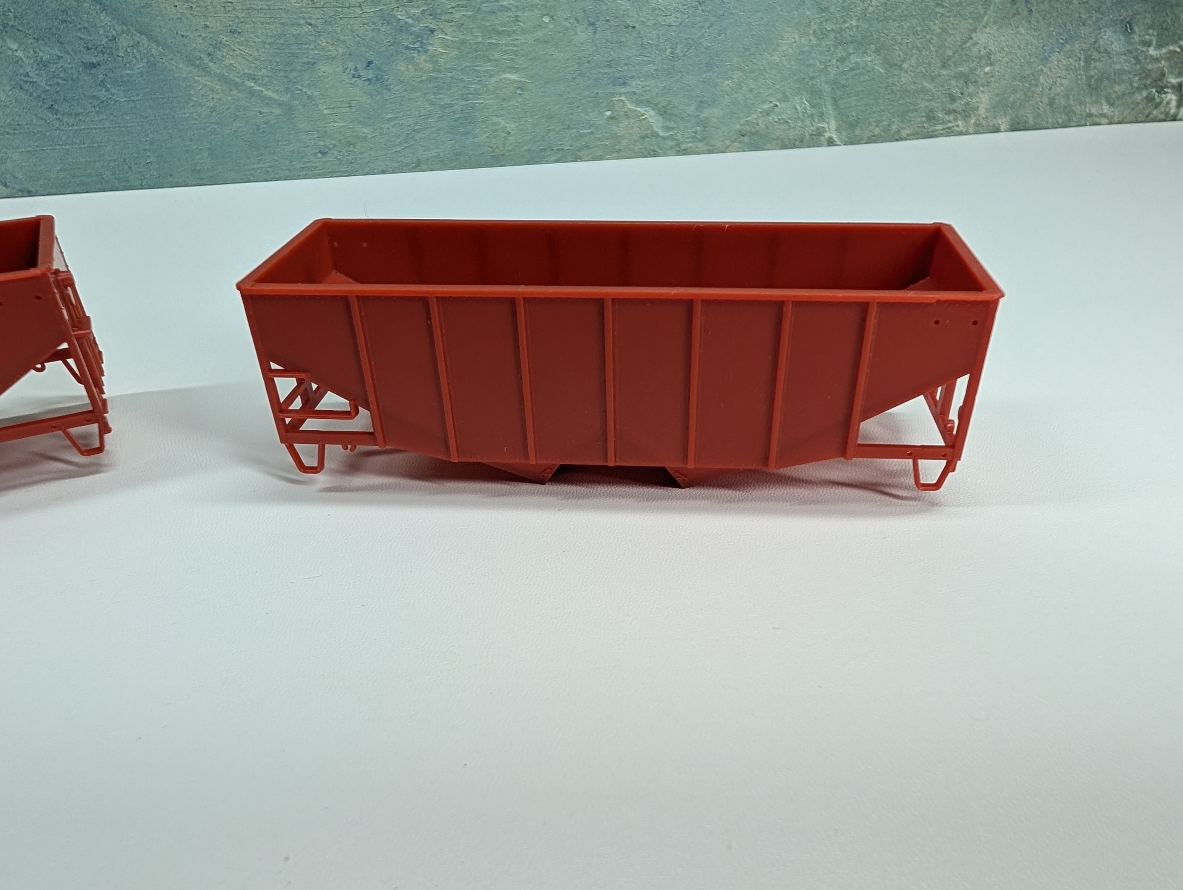 USED Stewart Hobbies HO Scale 6 Panel 2 Bay Hopper Shells (Orange) (3 pcs)