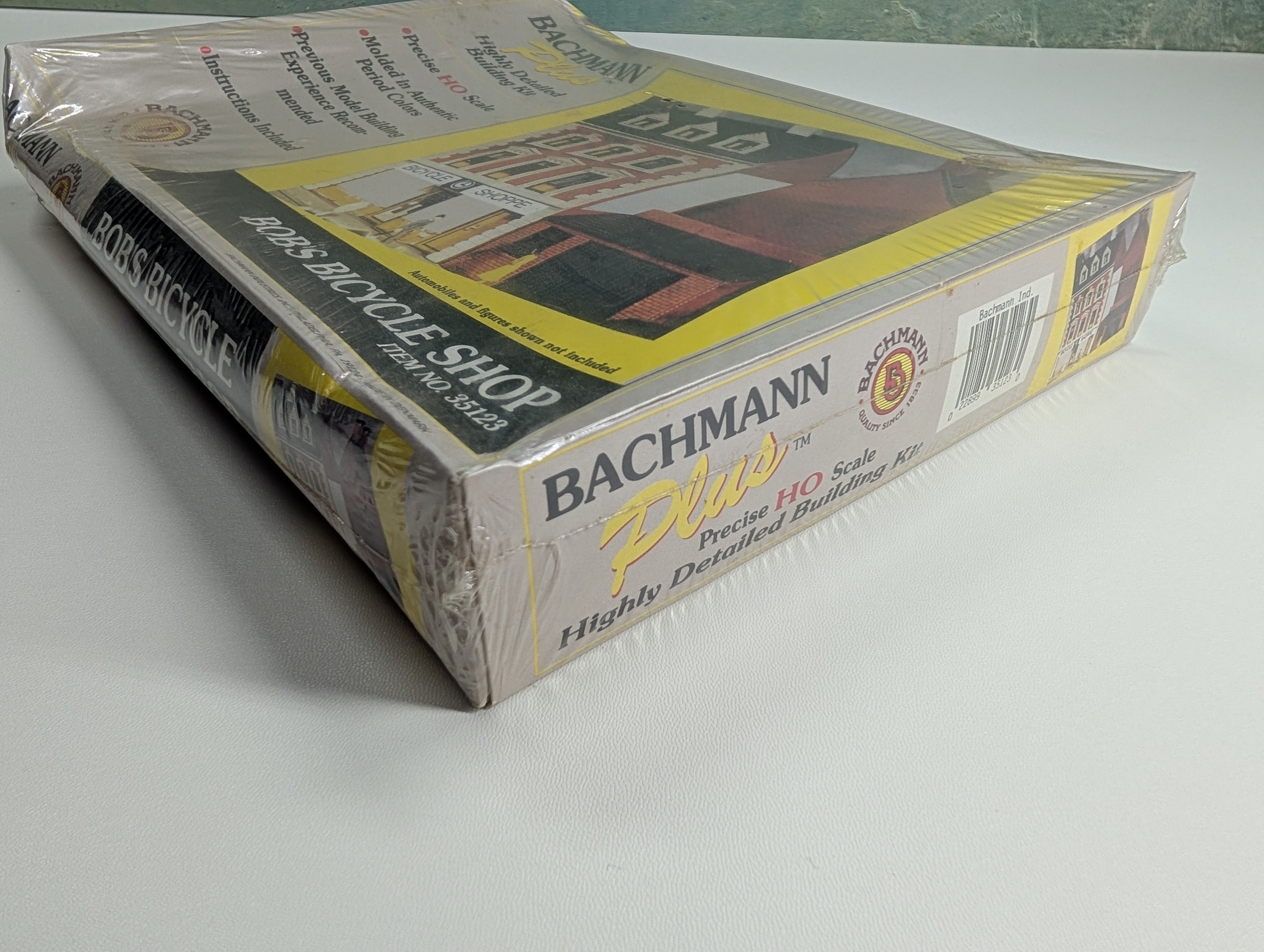 Bachmann 35123 HO Scale Plus Bob's Bicycle Shop KIT
