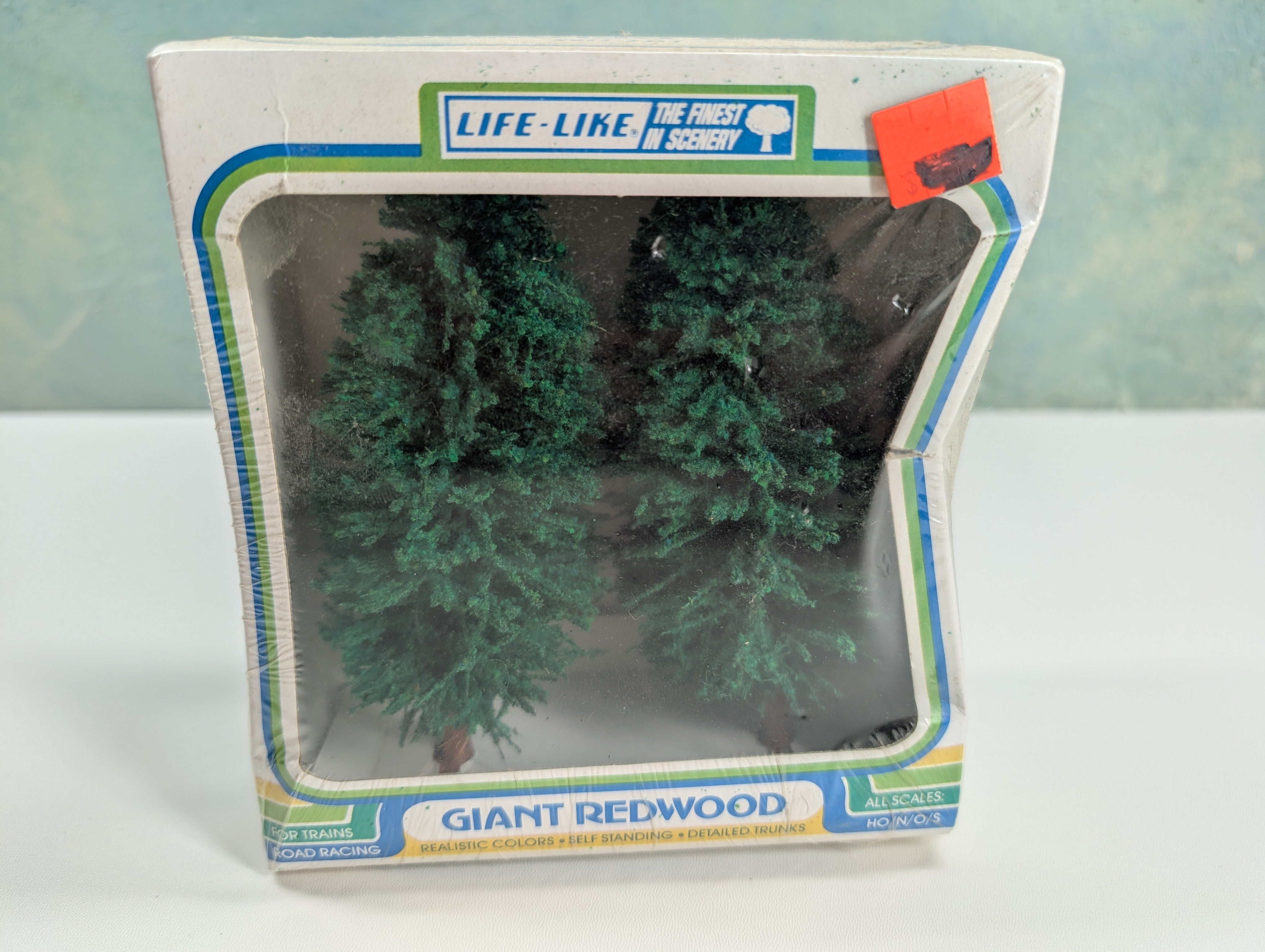 Life-Like 1013 Multi Scale Giant Redwood Trees (2 pcs)