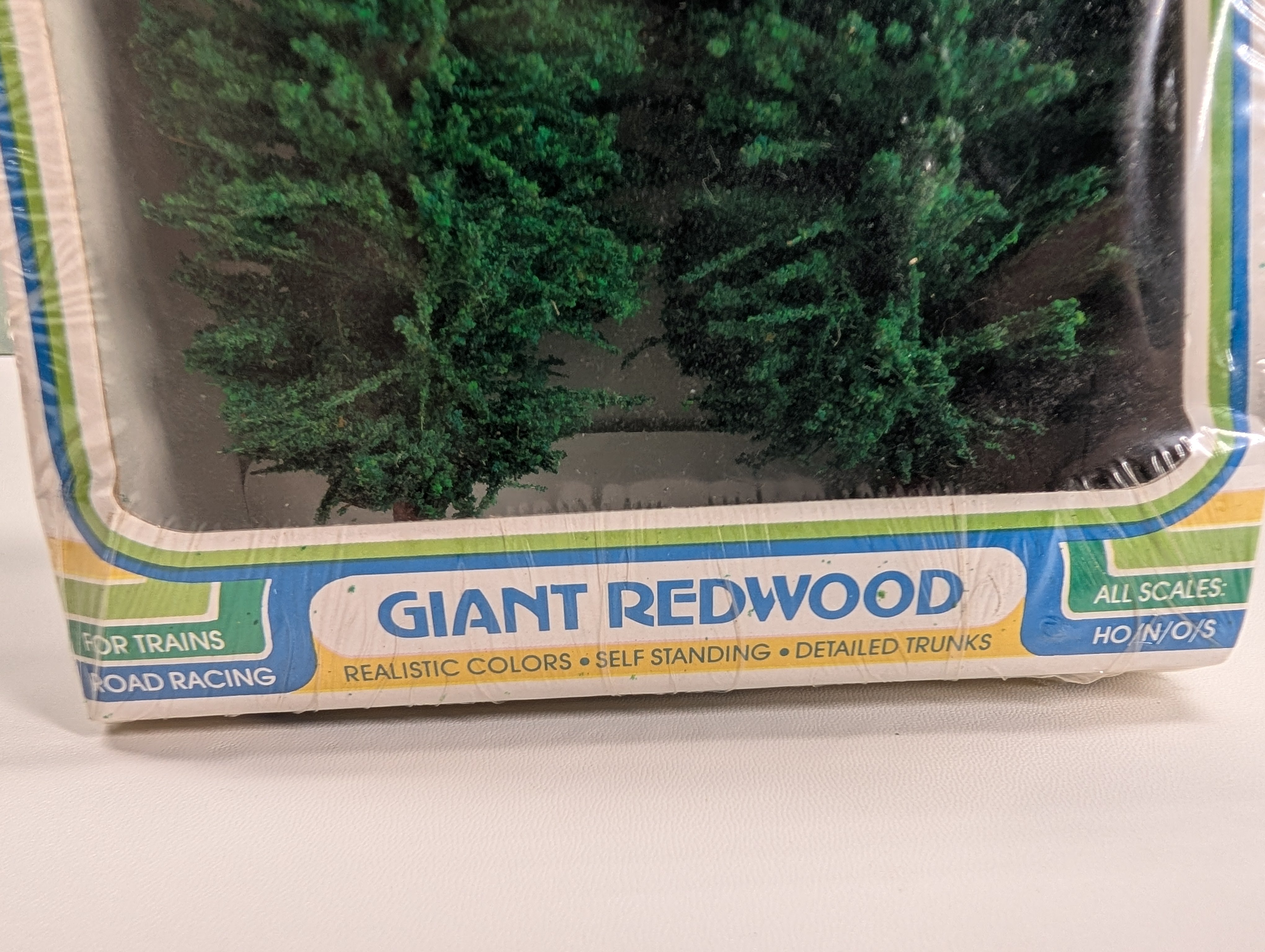 Life-Like 1013 Multi Scale Giant Redwood Trees (2 pcs)