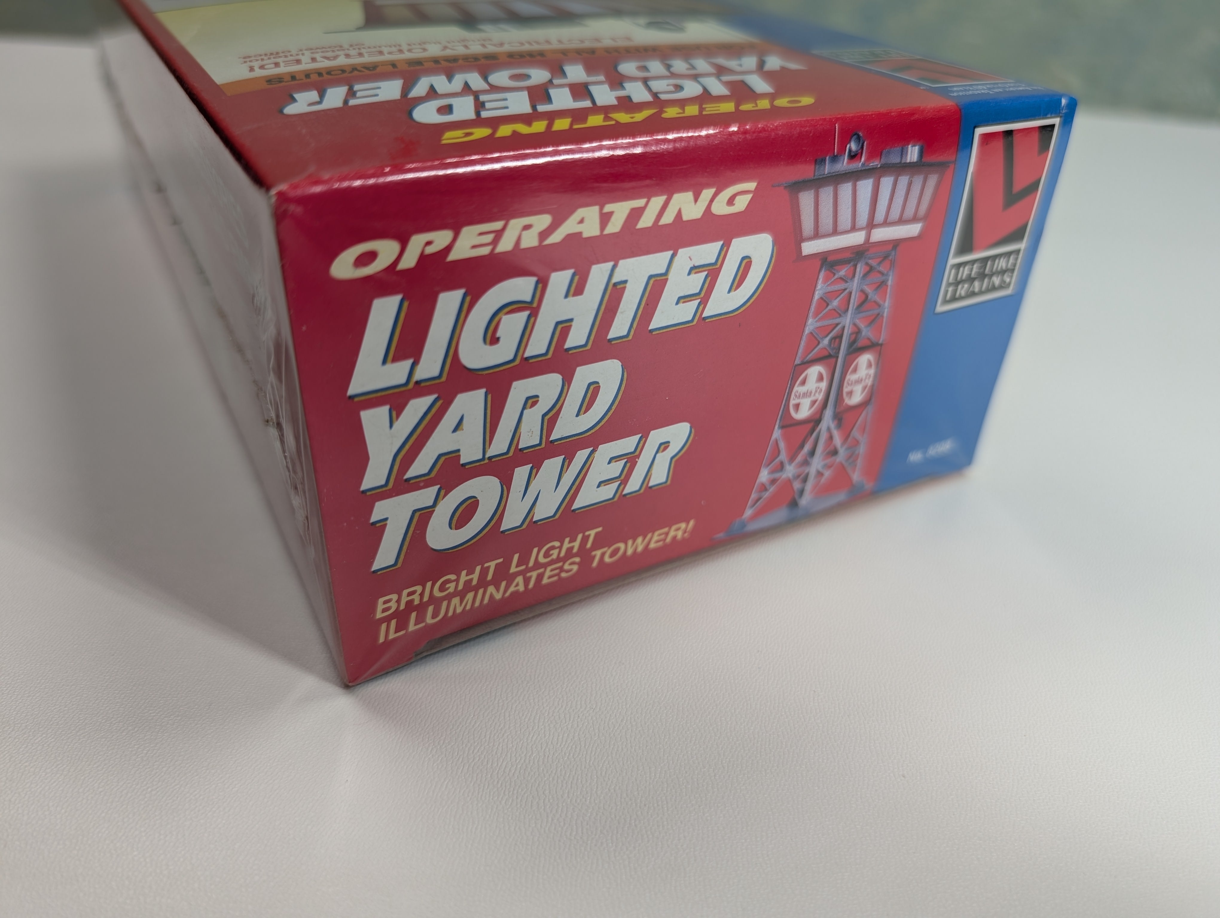 Life-Like 8208 HO Scale Operating Lighted Yard Tower (Sealed) Santa Fe KIT
