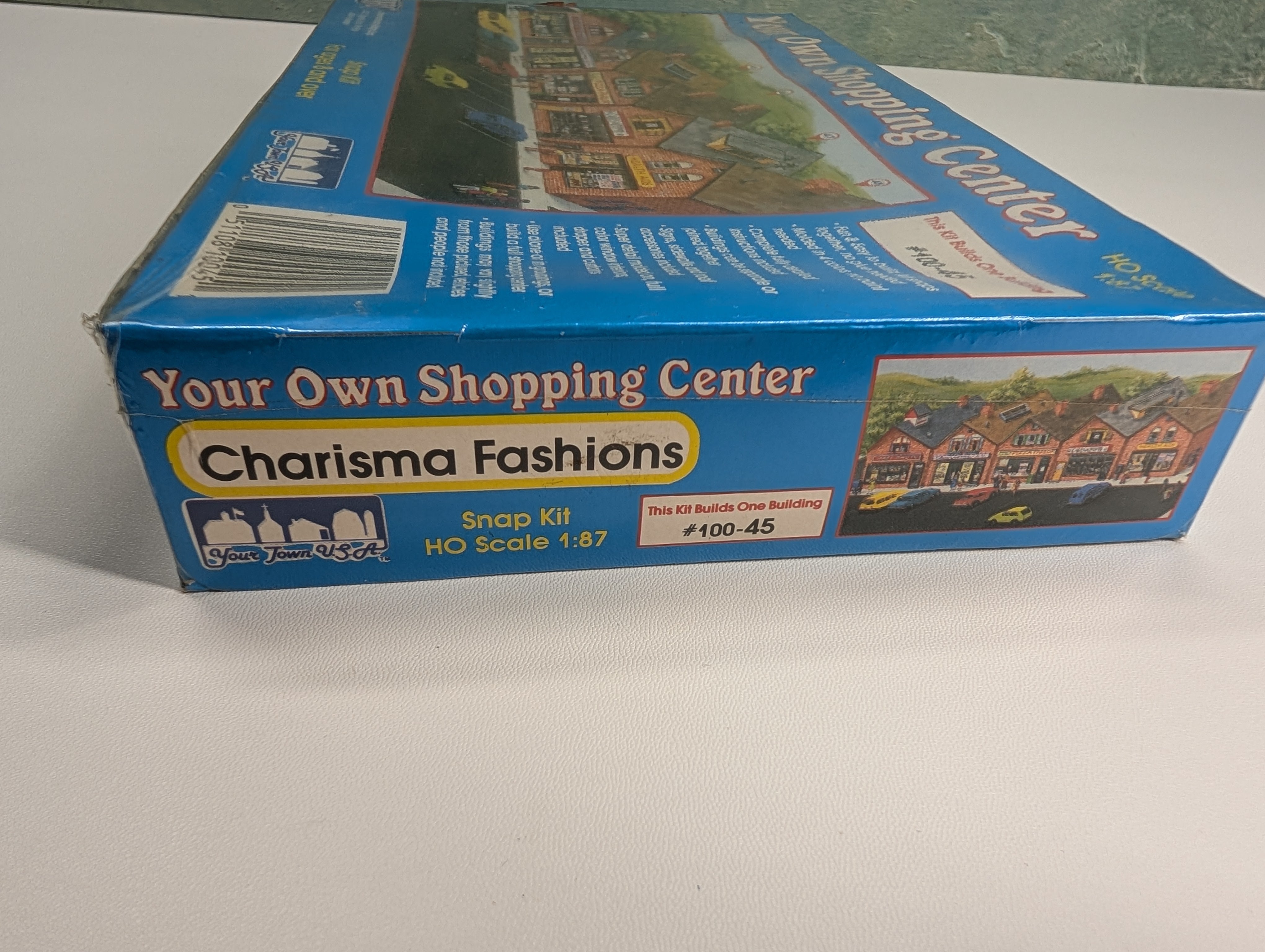 IHC #100-45 HO Scale Charisma Fashions, Shopping Center Building (Sealed) KIT