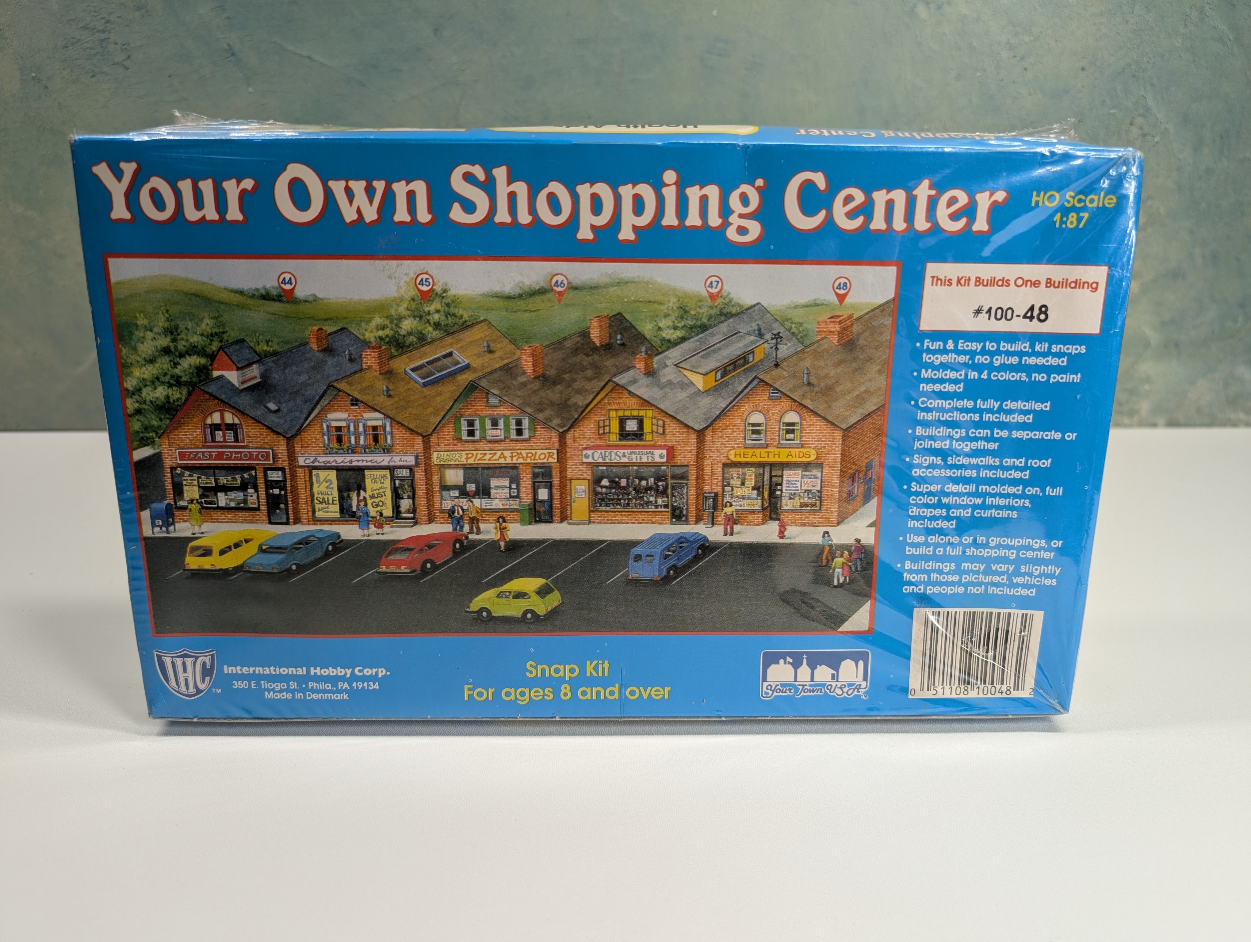IHC #100-48 HO Scale Health Aids, Shopping Center Building (Sealed) KIT