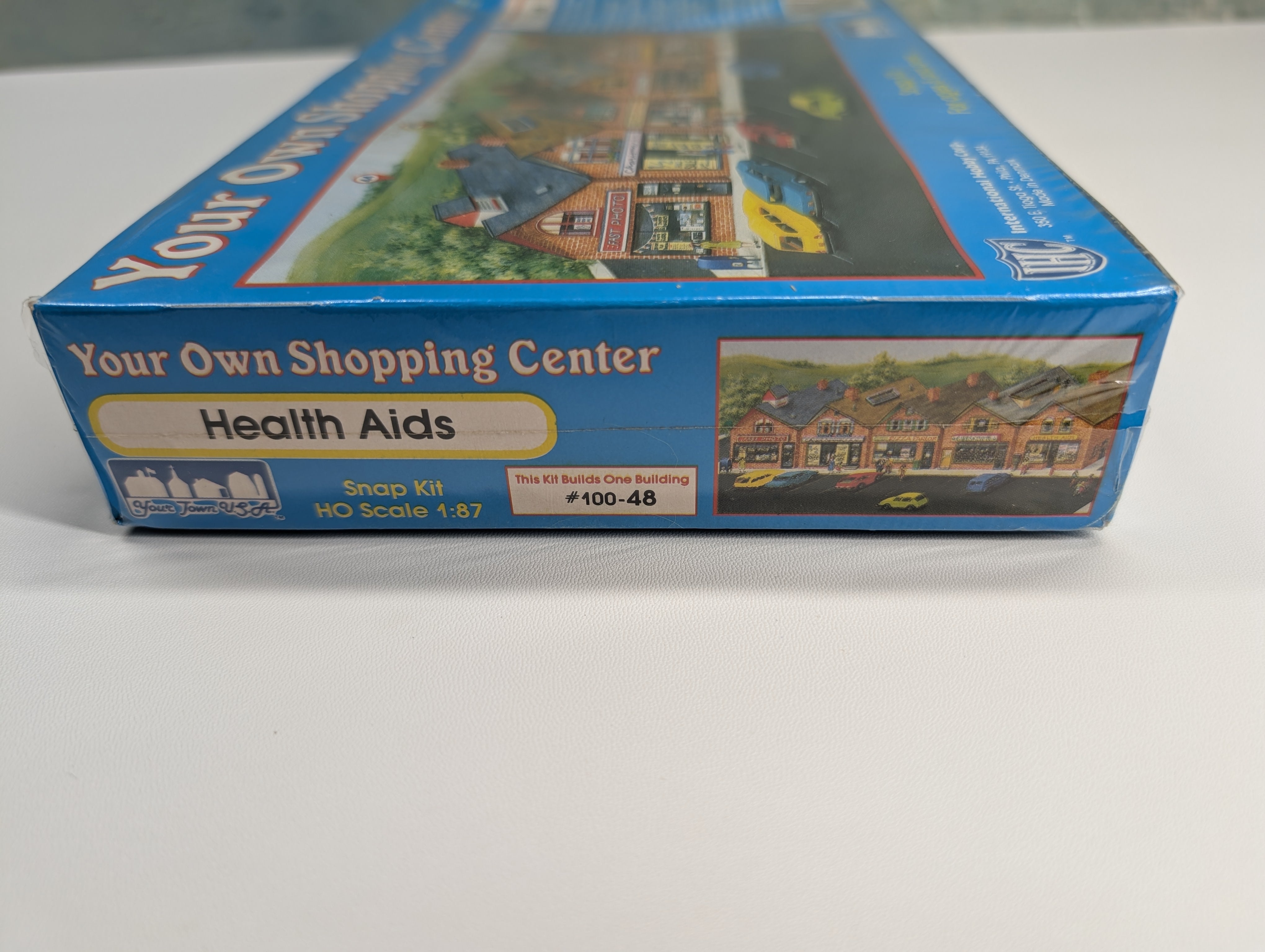 IHC #100-48 HO Scale Health Aids, Shopping Center Building (Sealed) KIT
