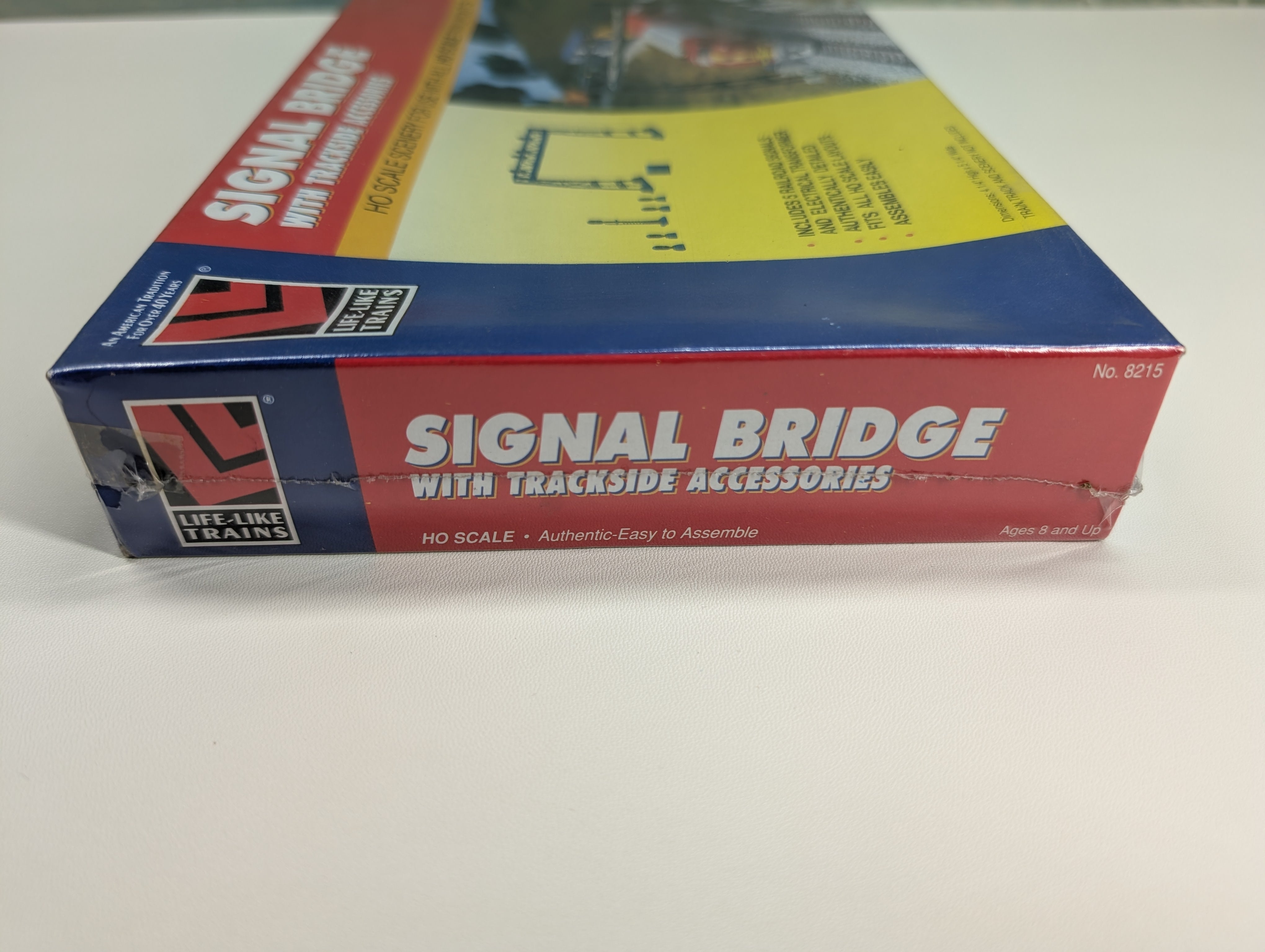 Life-Like 8215 HO Scale Signal Bridge w/ Trackside Accessories (Sealed) KIT