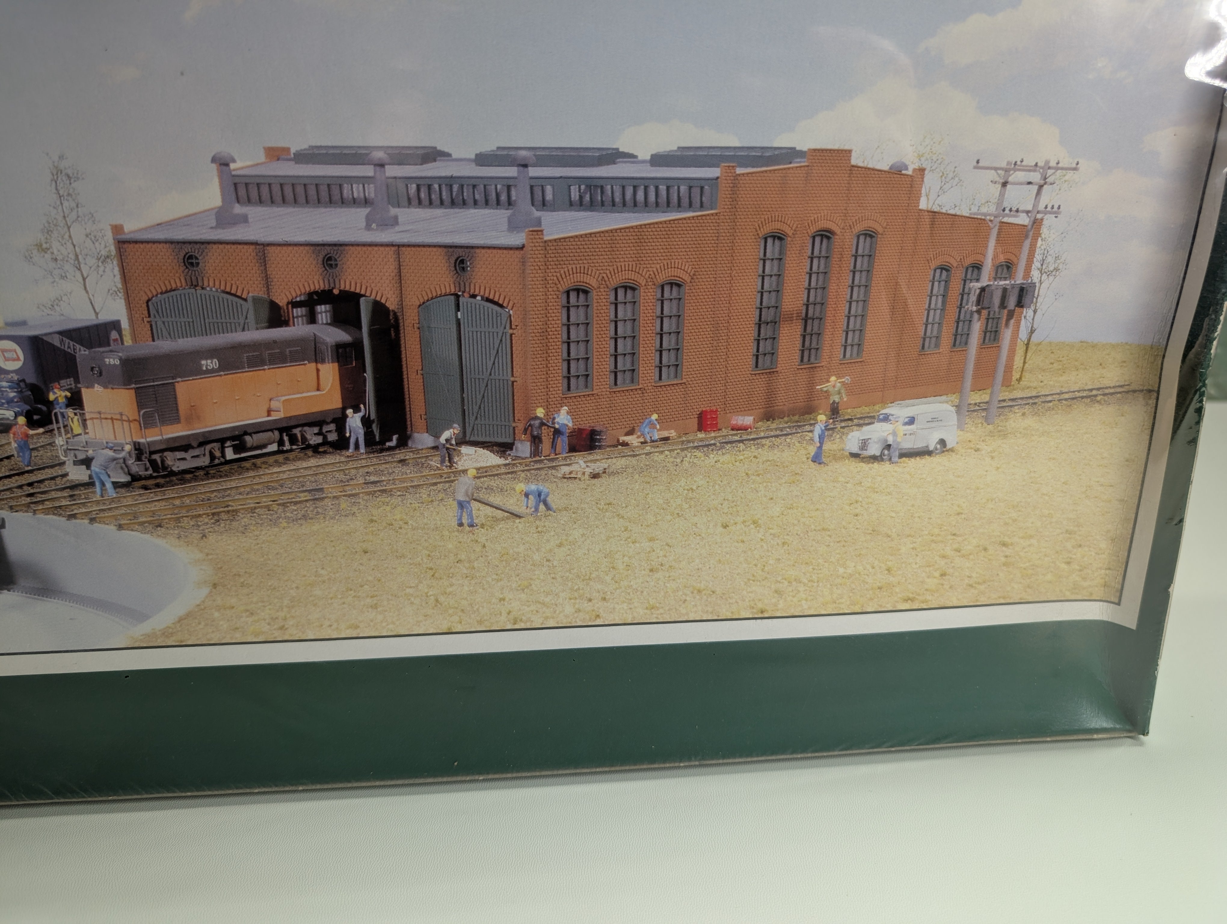 Heljan 802 HO Scale 3 Stall Roundhouse (Sealed) KIT