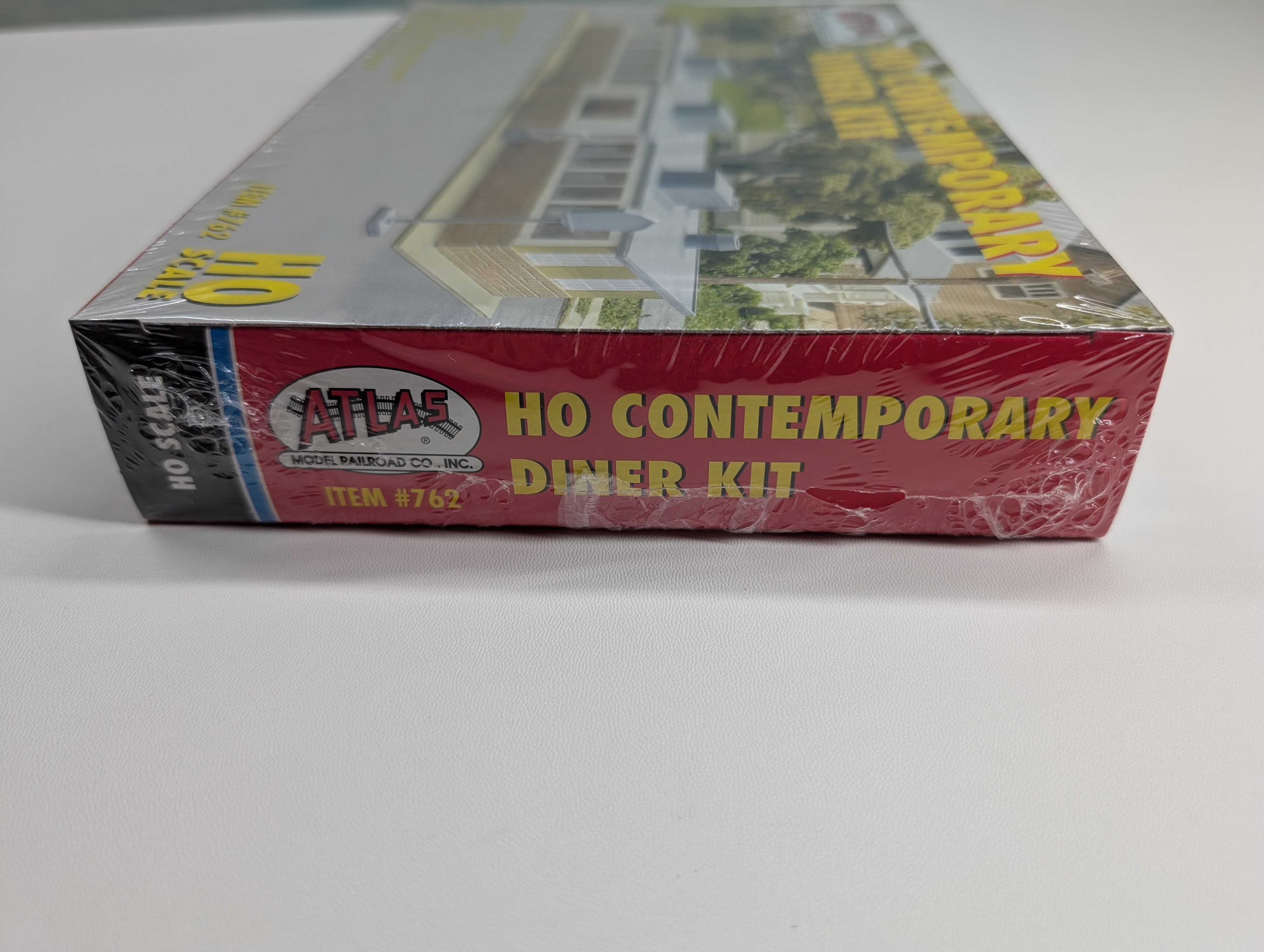 Atlas 762 HO Scale Contemporary Diner (Sealed) KIT