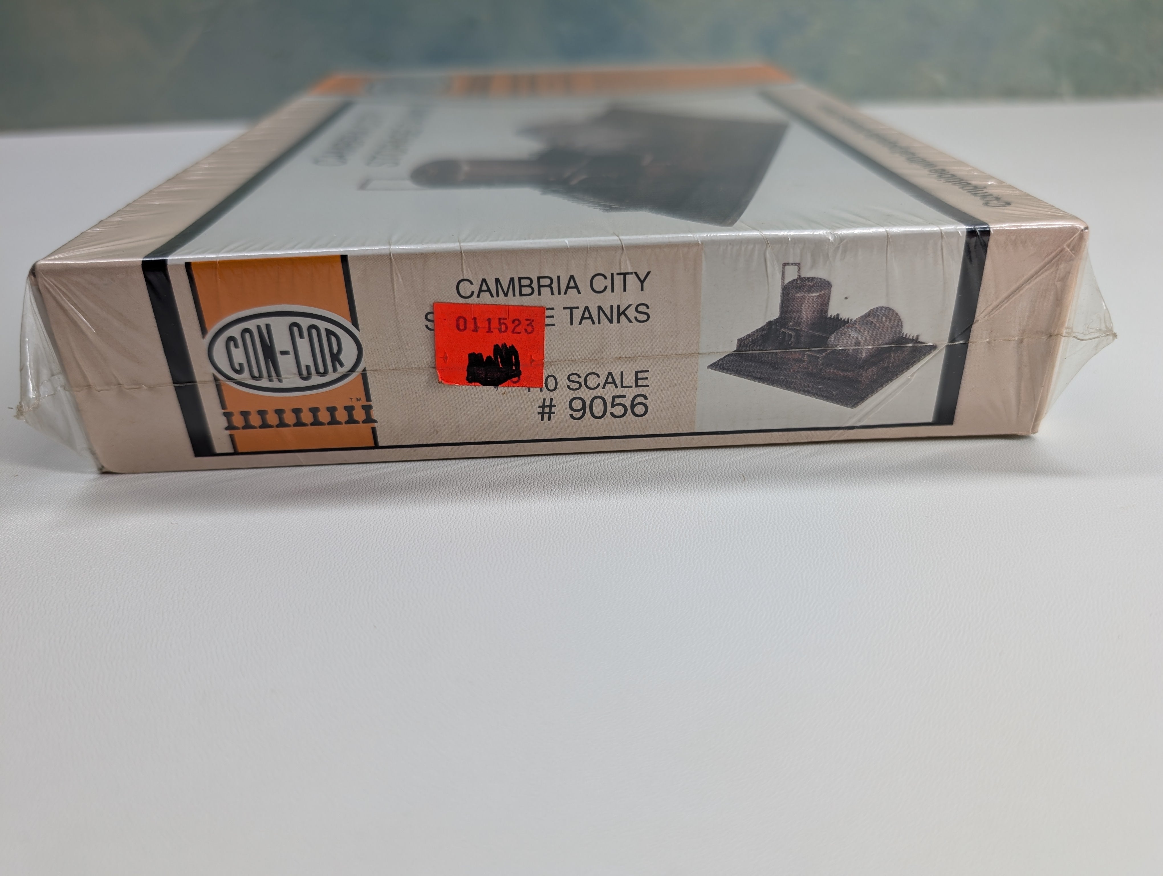 Con-Cor 9056 HO Scale Storage Tanks (Sealed) KIT
