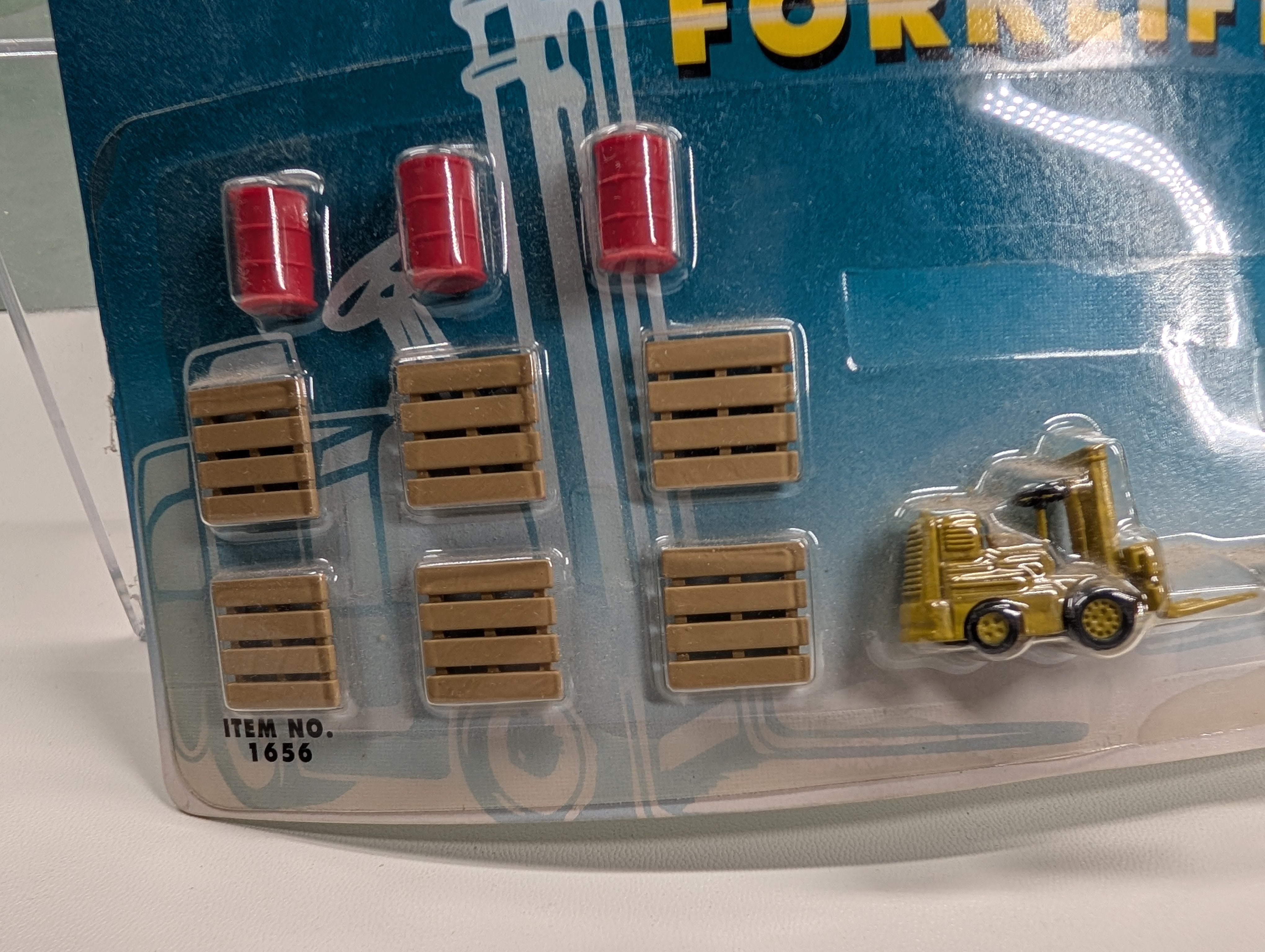 Life-Like 1656 HO Scale Forklift, Pallets and more