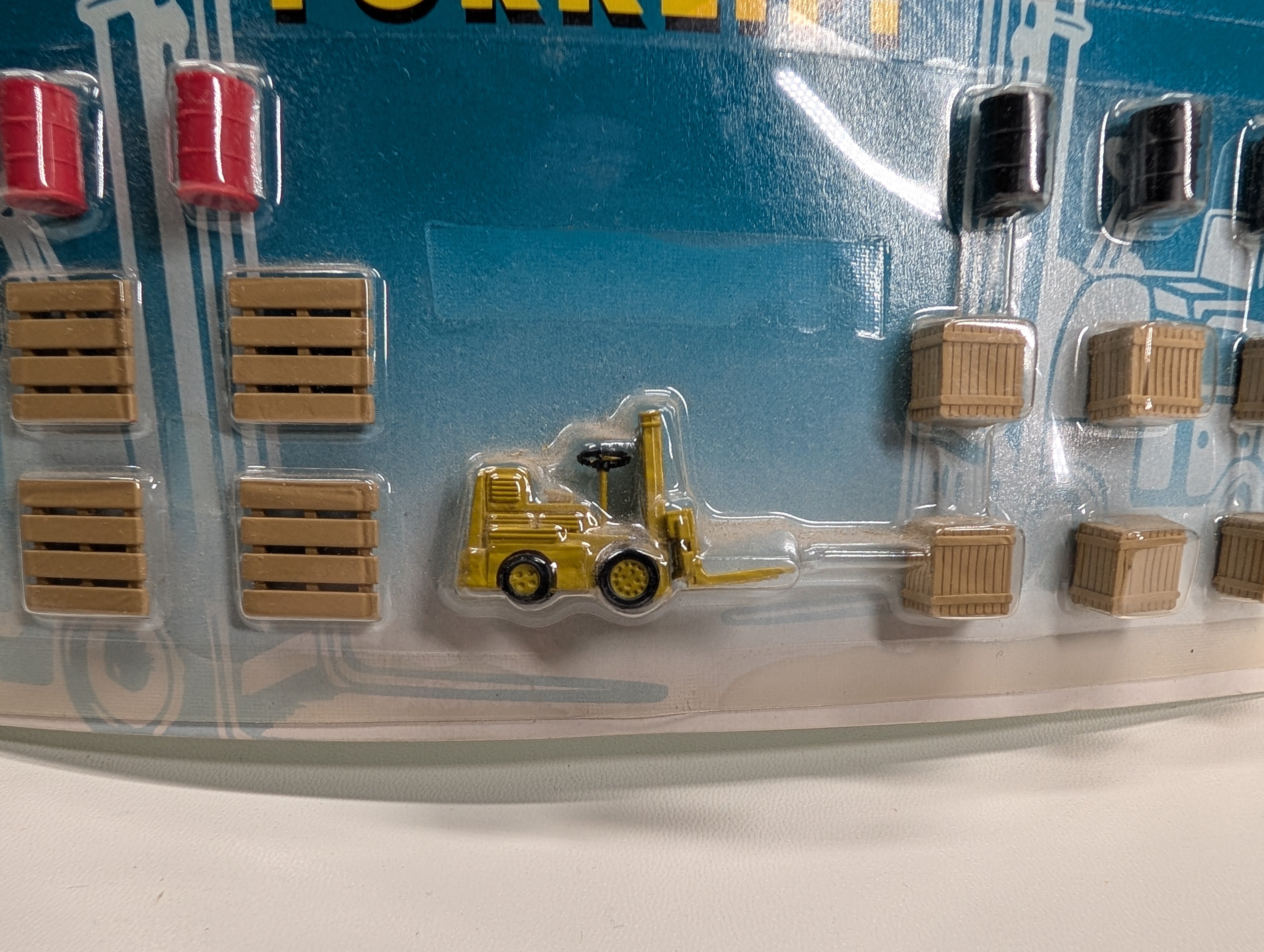Life-Like 1656 HO Scale Forklift, Pallets and more