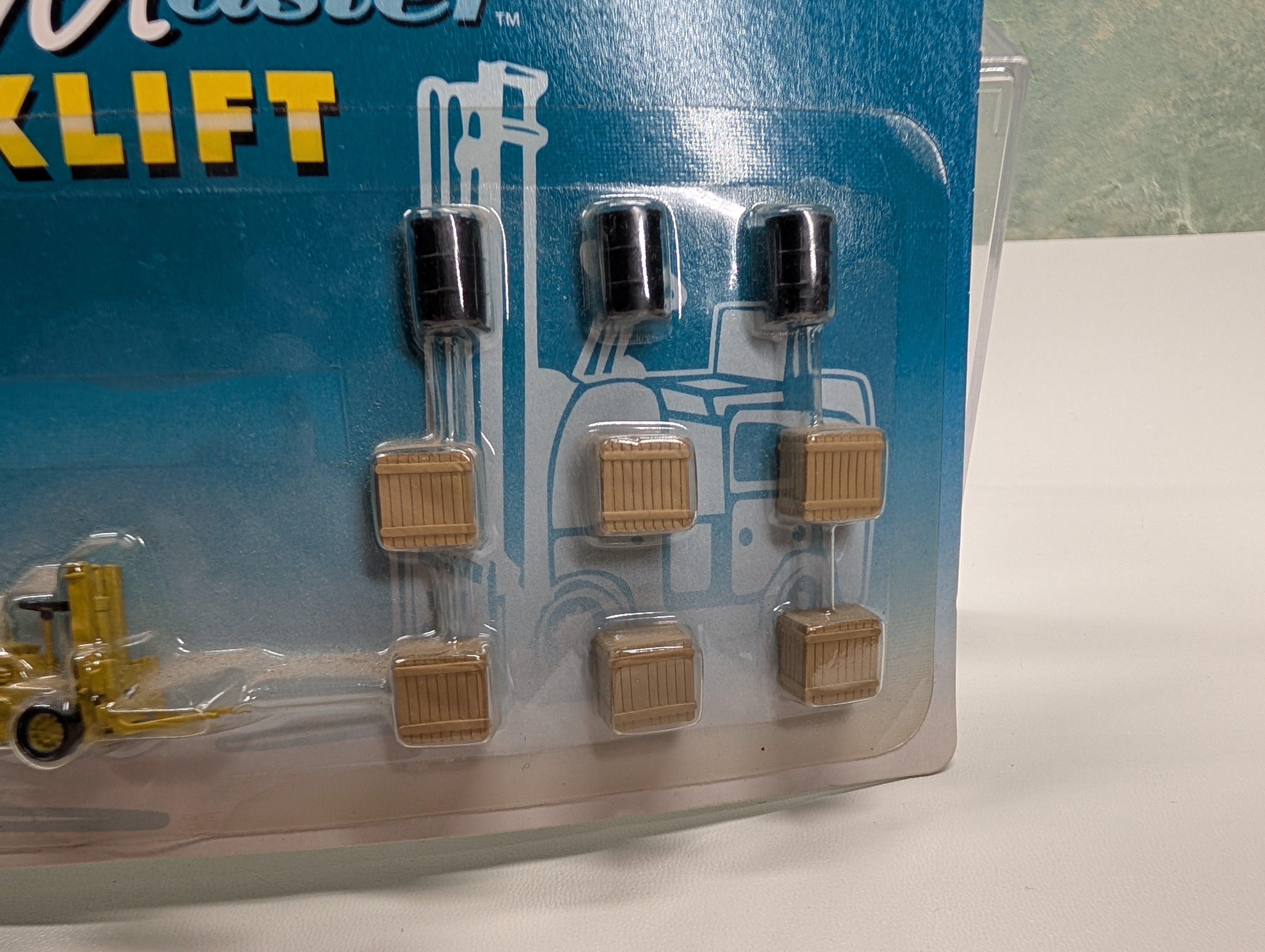 Life-Like 1656 HO Scale Forklift, Pallets and more