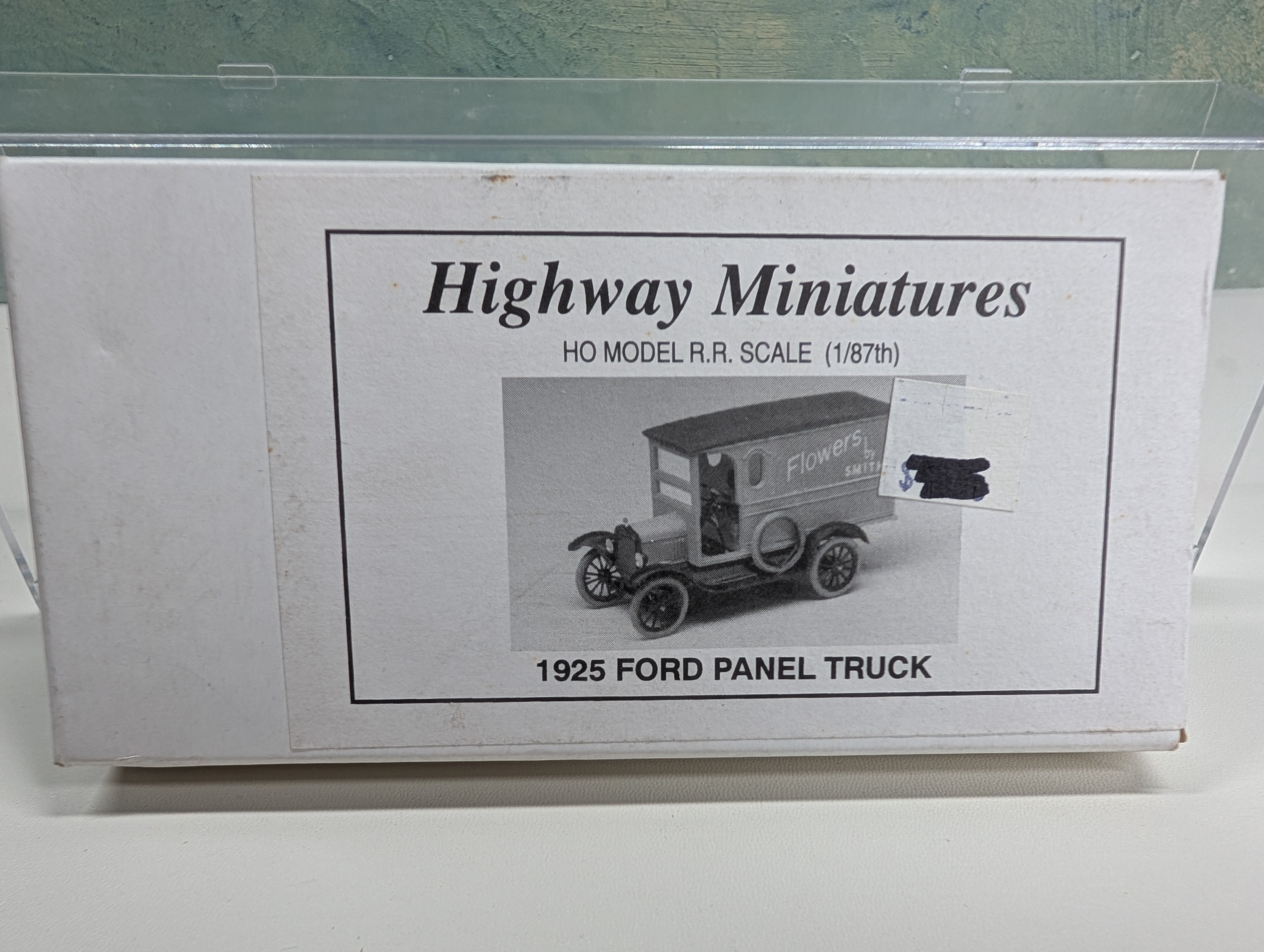 Highway Miniatures 360-216 HO Scale 1925 Ford Panel Truck KIT
