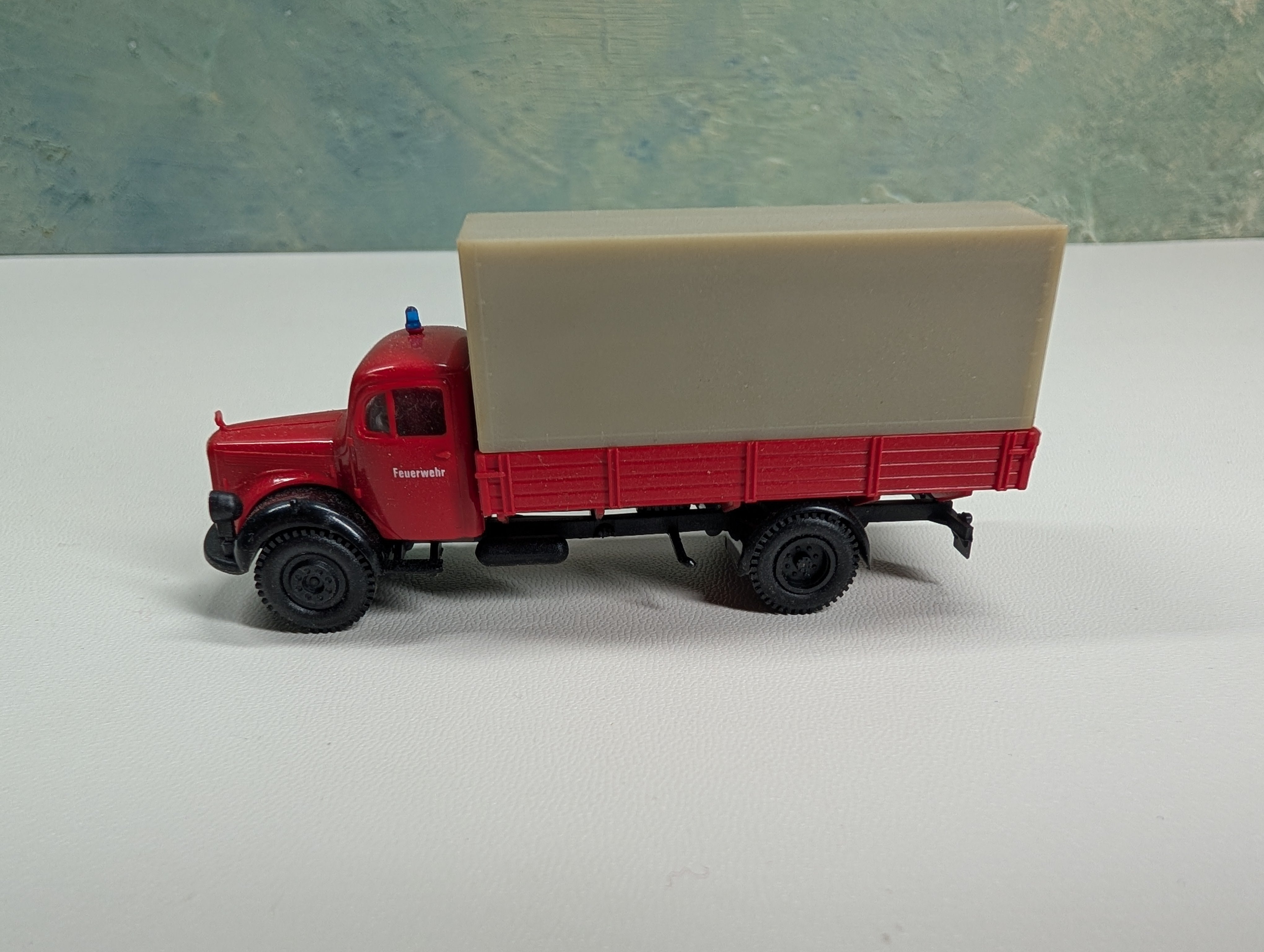 Brekina HO Scale Feuerwehr Delivery Truck