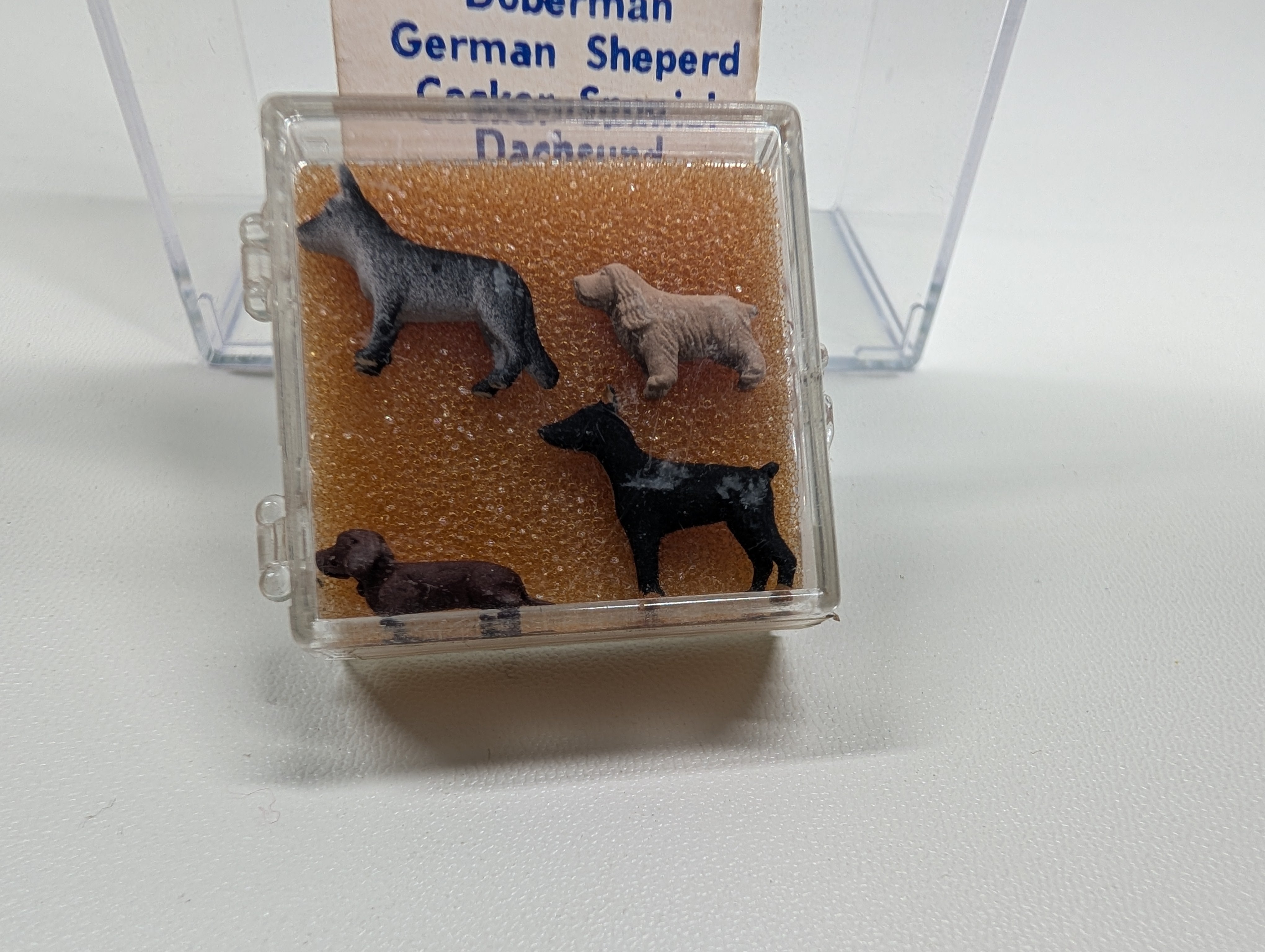 Model Dynamics Inc 1500 HO Scale Dogs, Very Detailed (4 pcs)